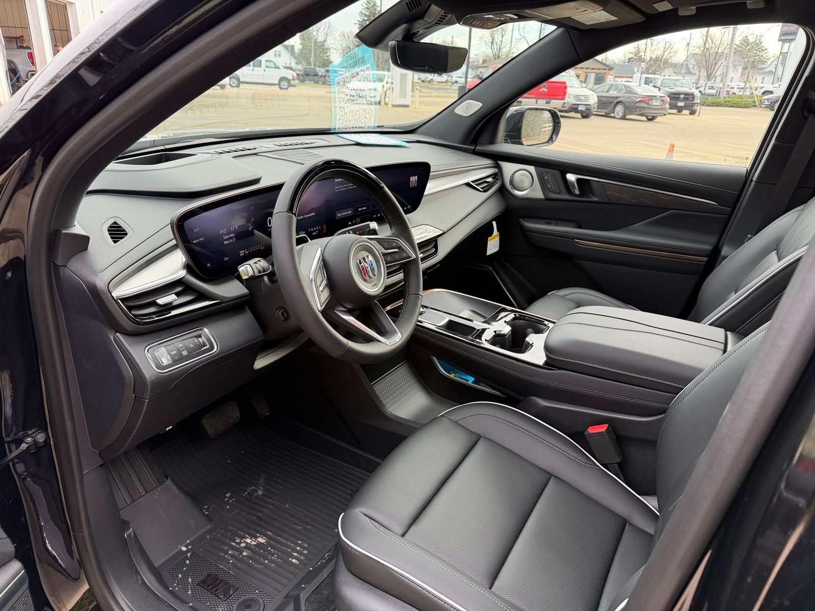 View vehicle photo 4