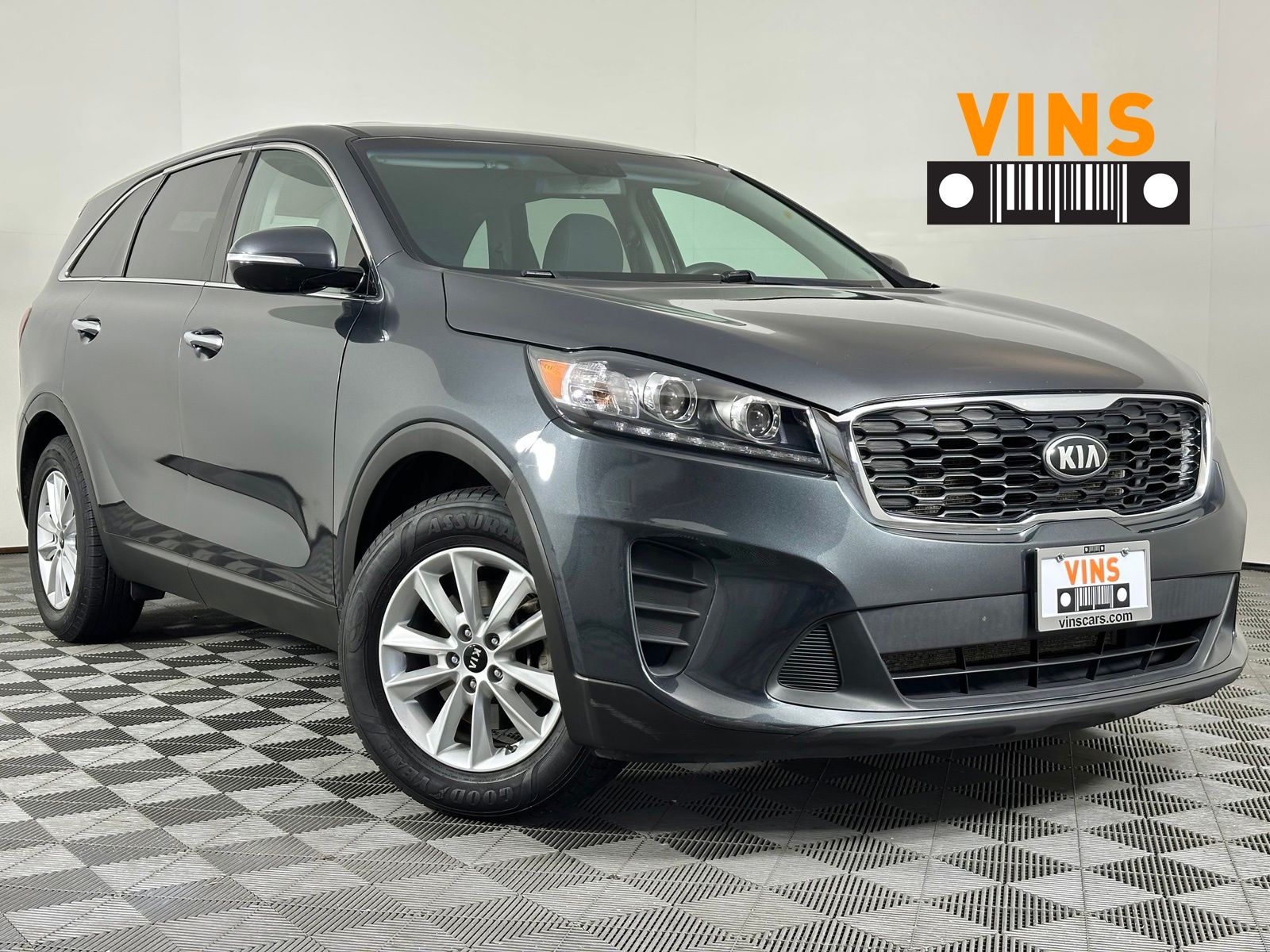 Gravity Gray 2020 Kia Sorento SUV / Crossover Front-Wheel Drive 8-Speed Automatic