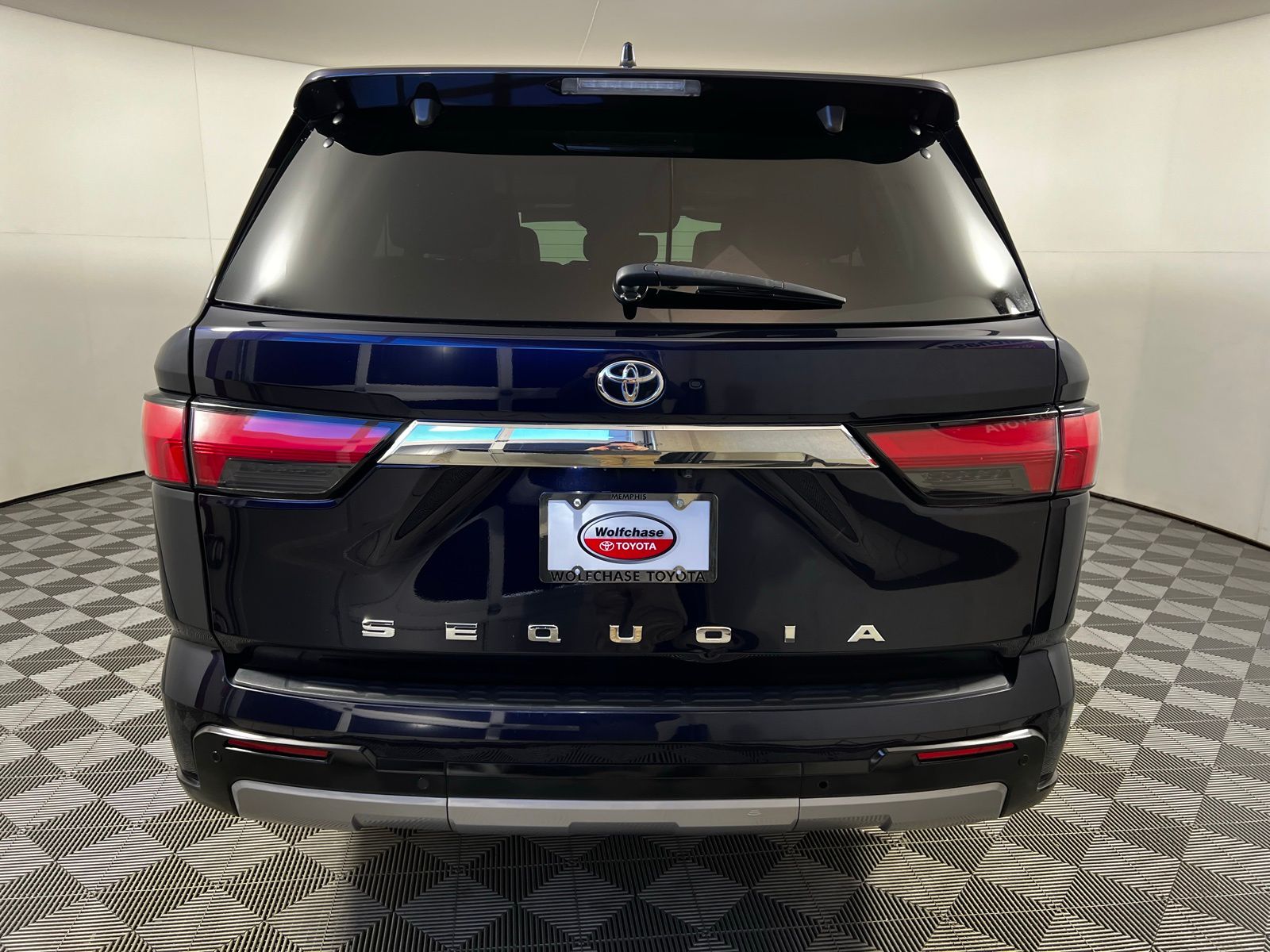 Thumbnail: 2023 Toyota Sequoia - 6