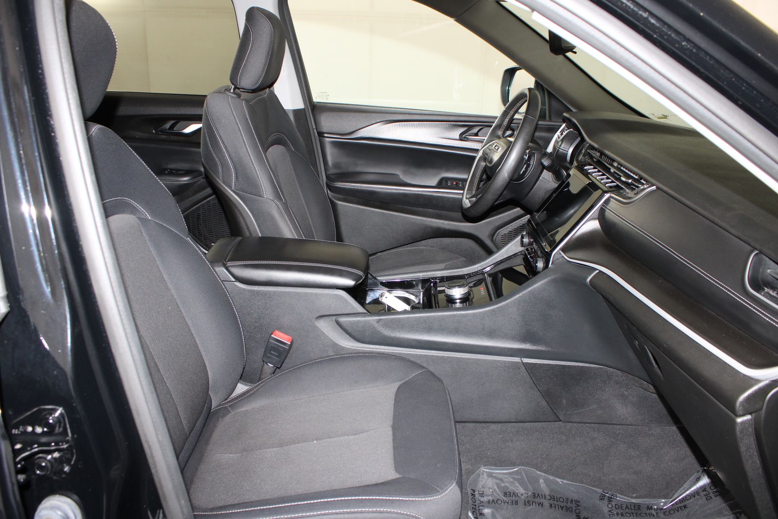 Used 2023 Black Jeep Laredo image 28
