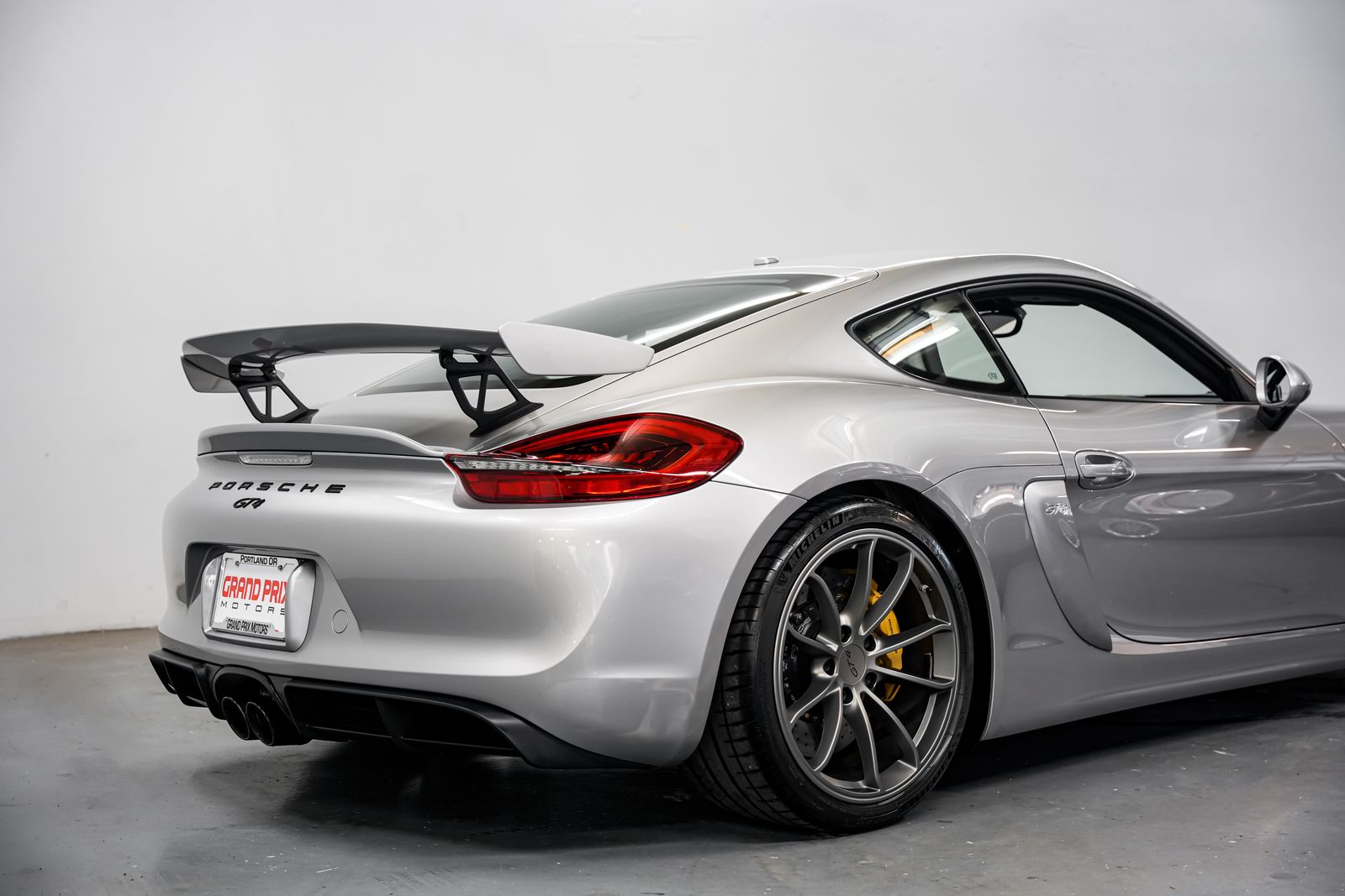2016 Porsche Cayman GT4 — photo 30
