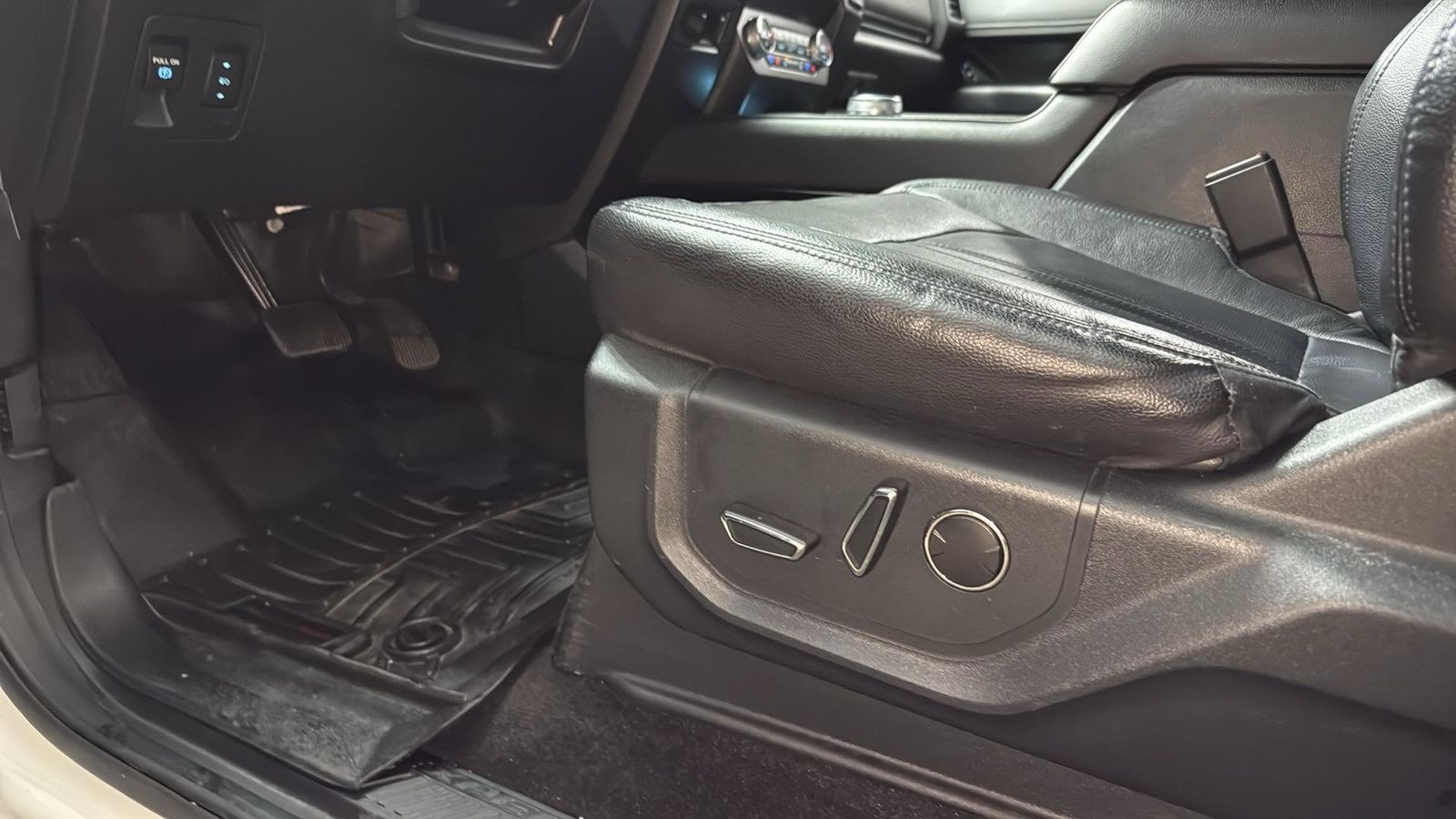 Used Car 2020 Ford Expedition Max  Limited For Sale Under $25,000 In Austin, Texas