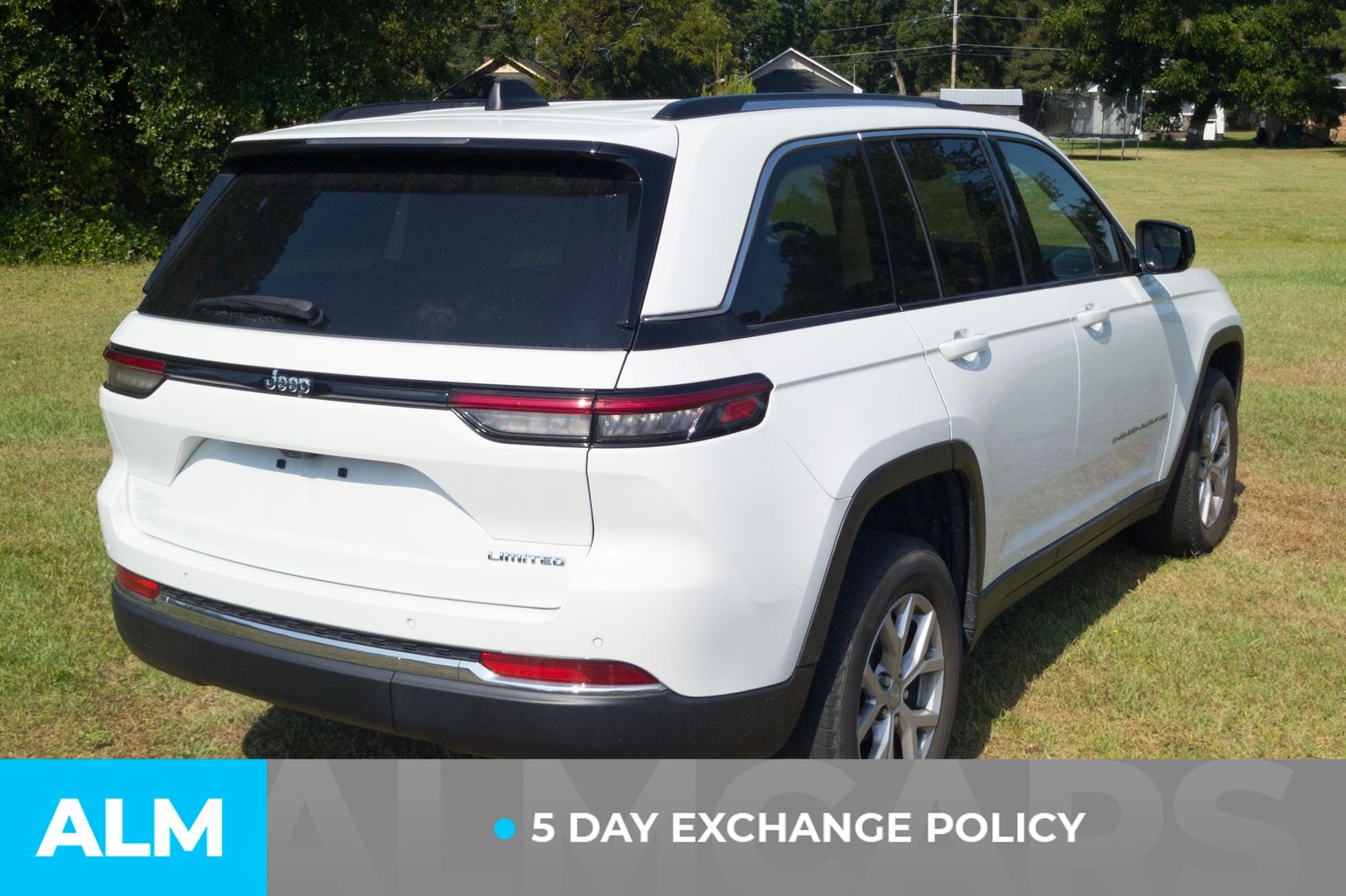 Used 2022 Bright White Clearcoat Jeep Limited image 3