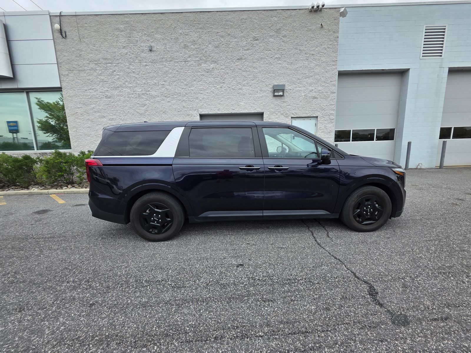 Used 2025 Blue Kia LXS image 8