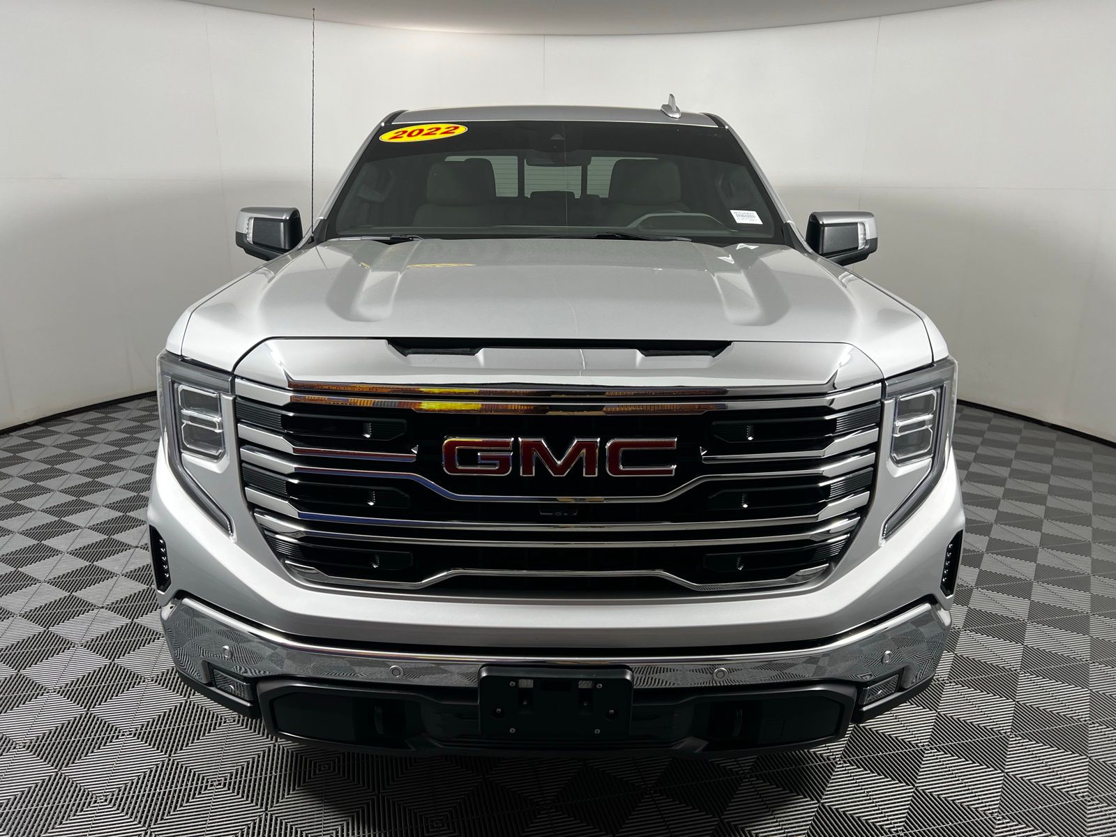 2022 GMC Sierra 1500 SLT 2