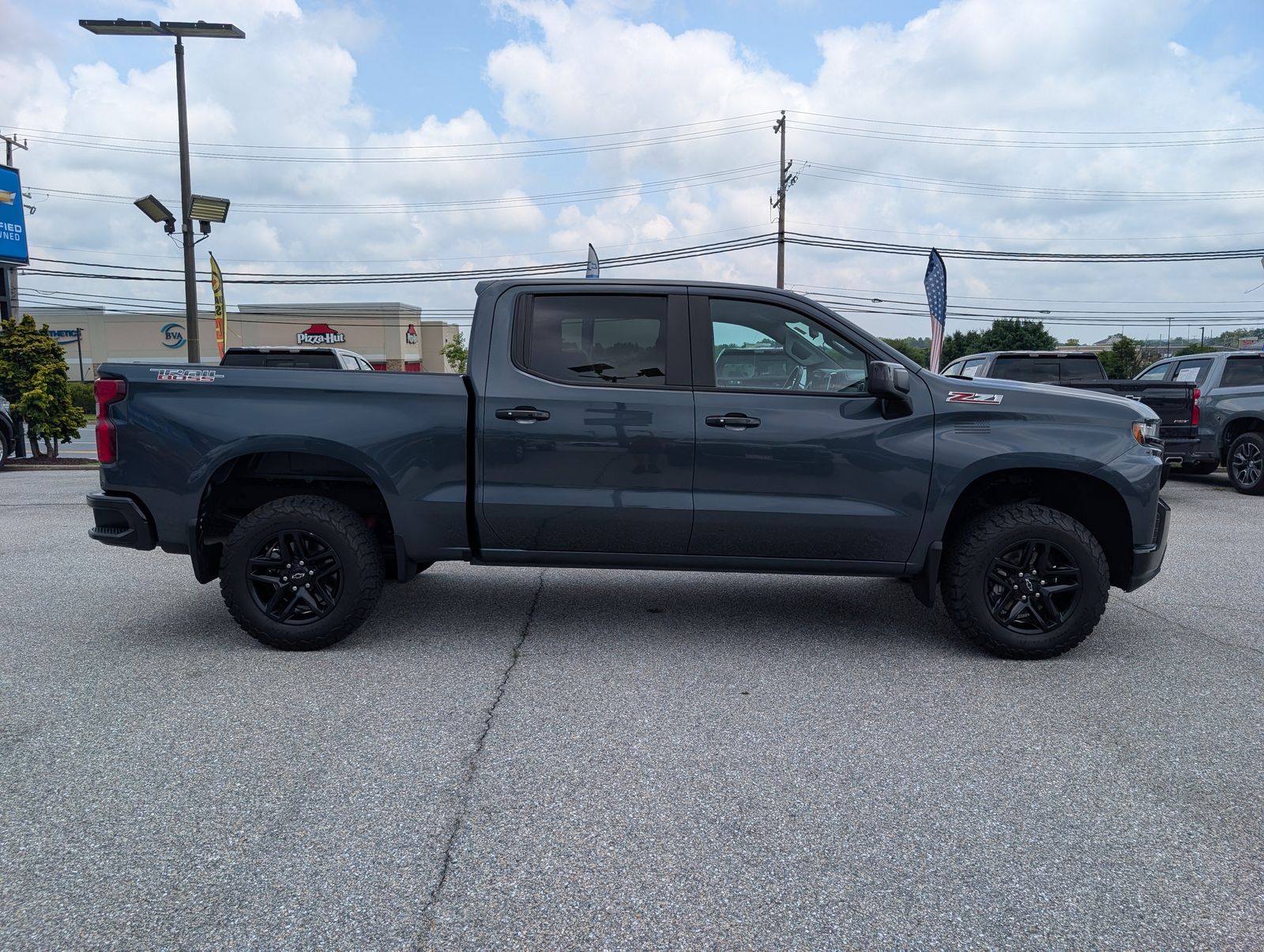 View vehicle photo 2