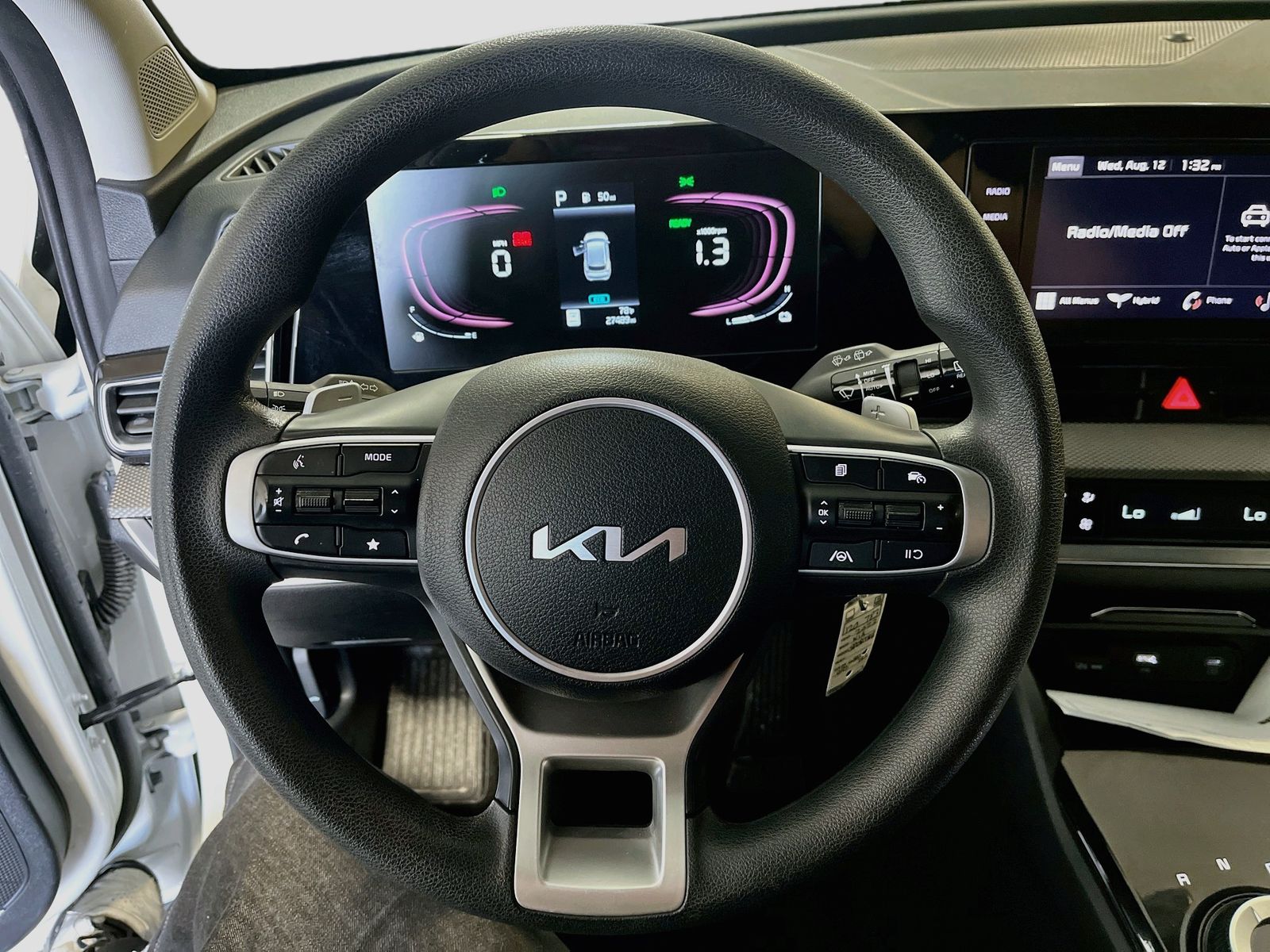 Used 2023 White Kia LX image 11