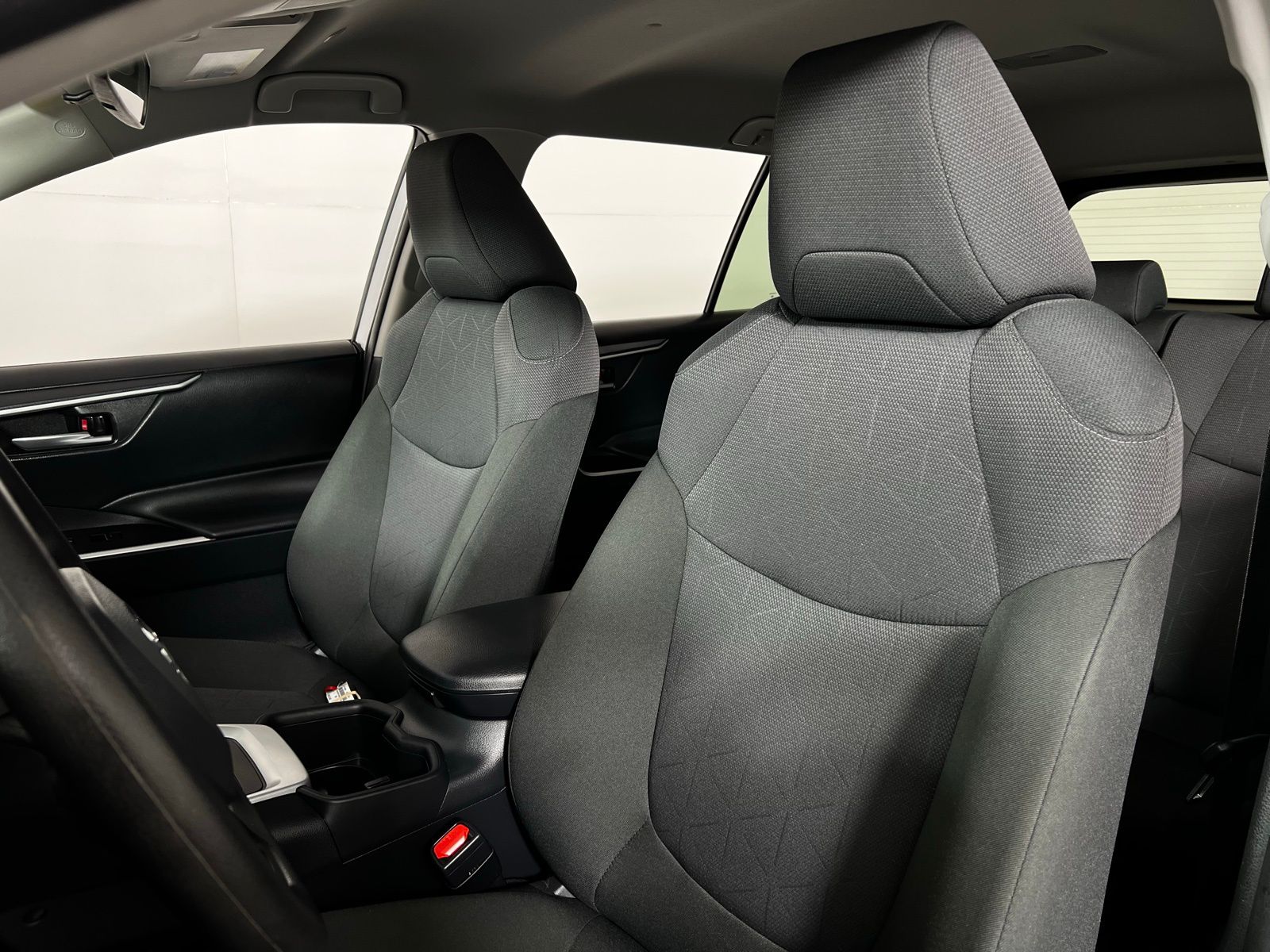 Thumbnail: 2025 Toyota RAV4 - 13