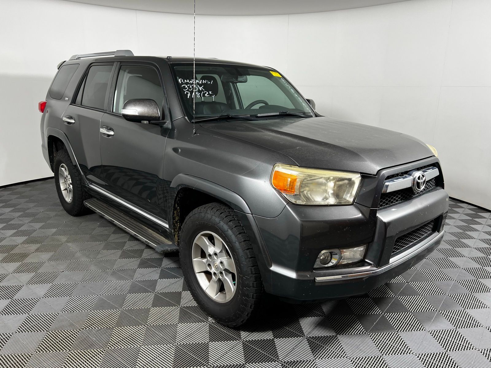 Thumbnail: 2011 Toyota 4Runner - 3