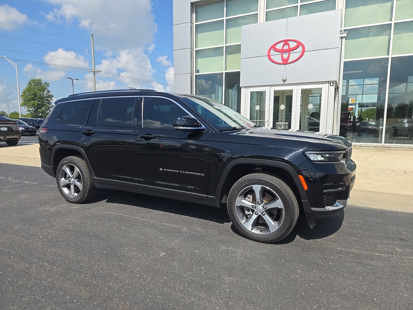 2023 Jeep Grand Cherokee L Limited - Photo 2