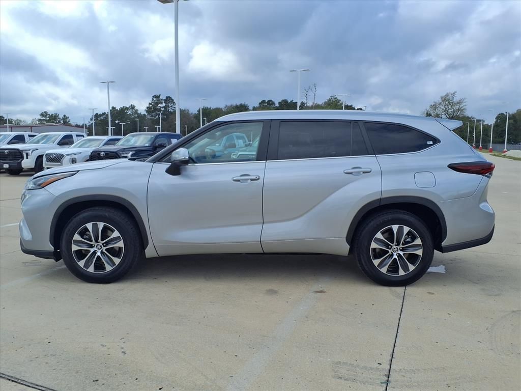 2024 Toyota Highlander XLE  at Don McGill Toyota