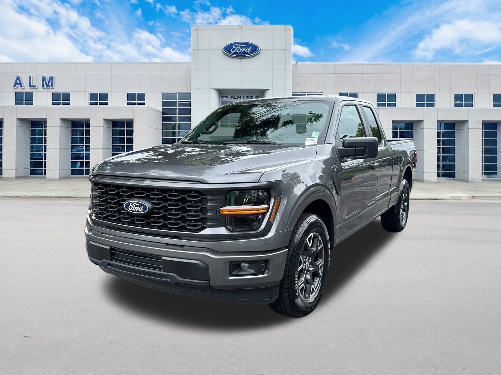 2025 Ford F-150 STX's photo
