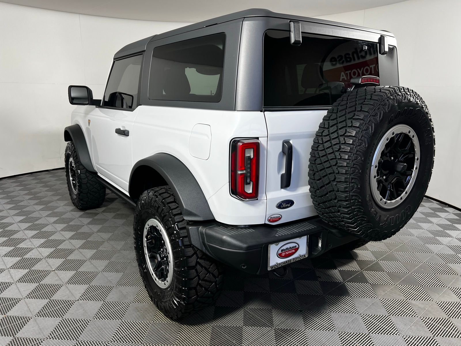 Thumbnail: 2022 Ford Bronco - 7