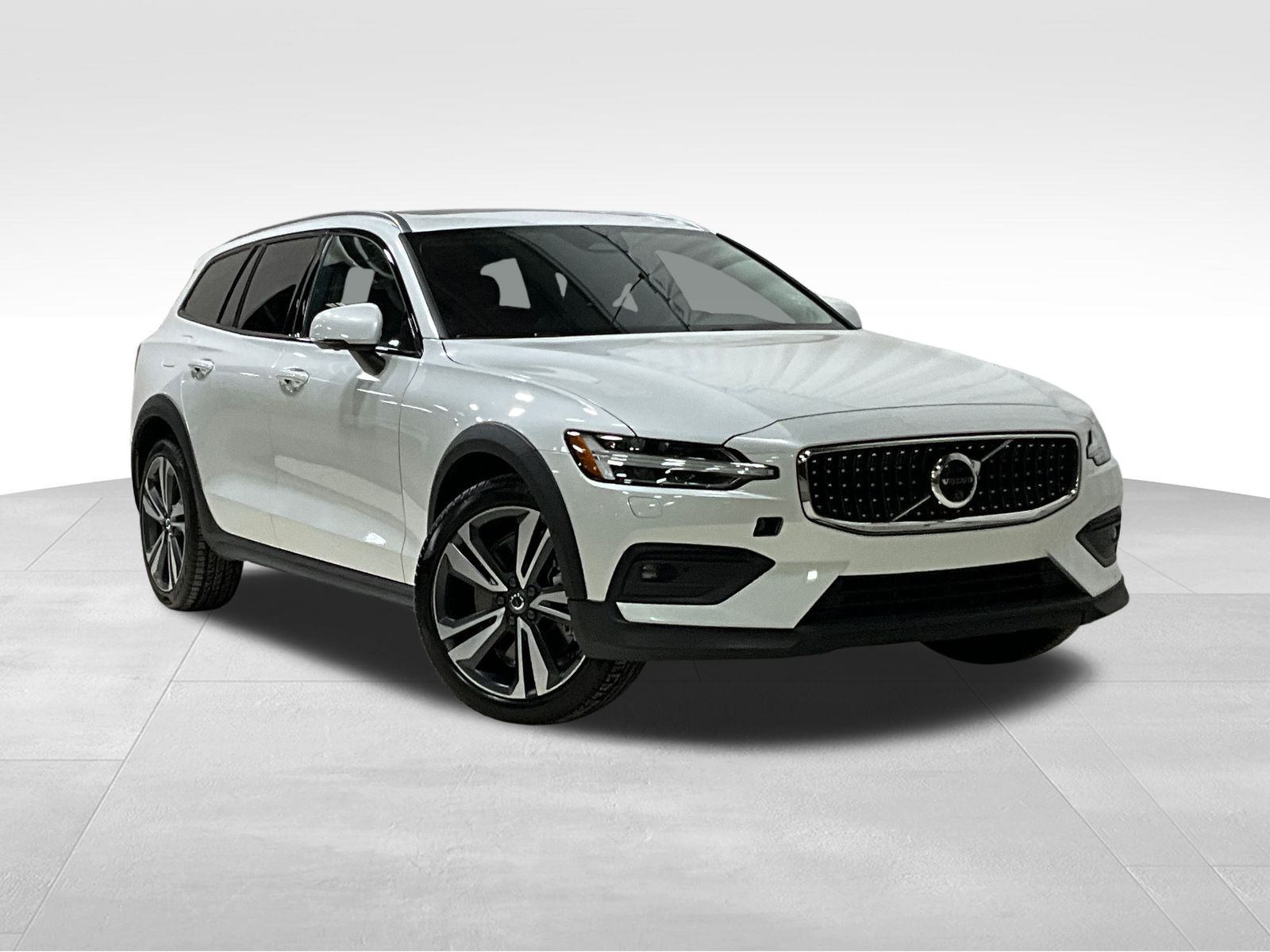 2025 Volvo V60 Cross Country B5 Plus AWD