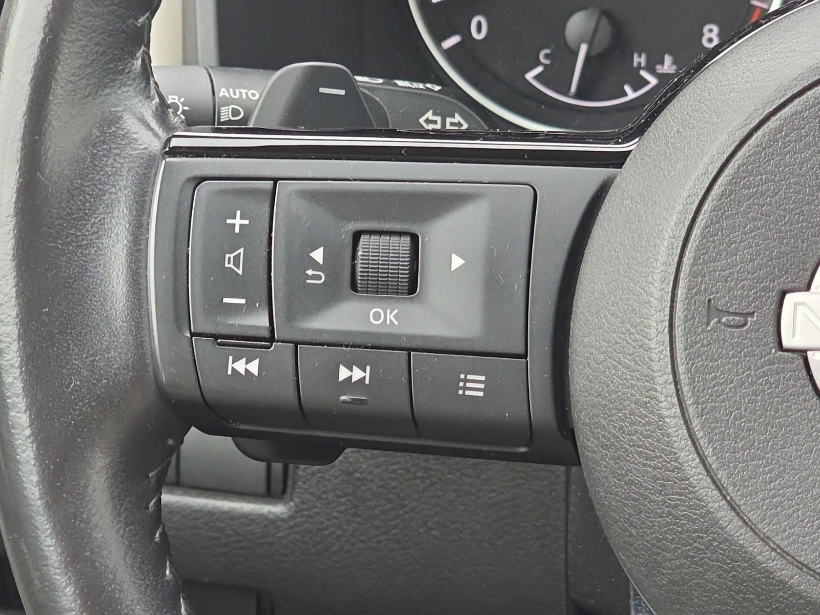 Used 2023 Black Nissan SL image 31