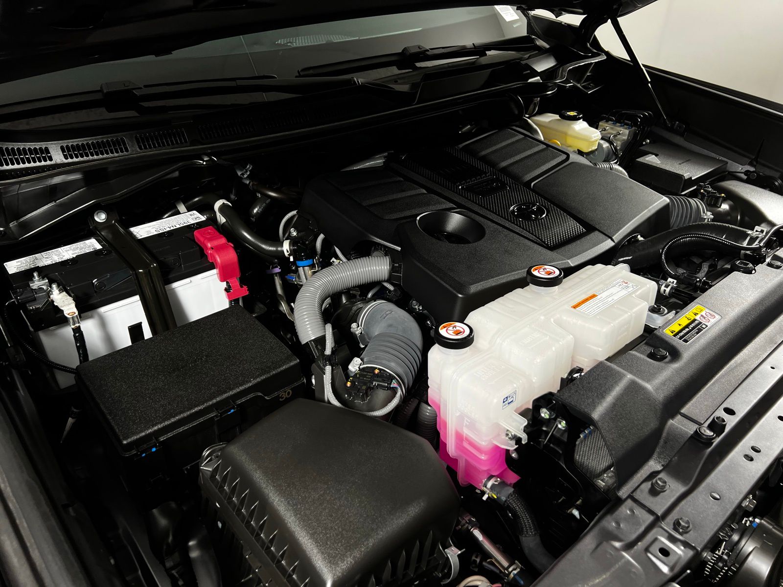 Thumbnail: 2025 Toyota Tundra - 10