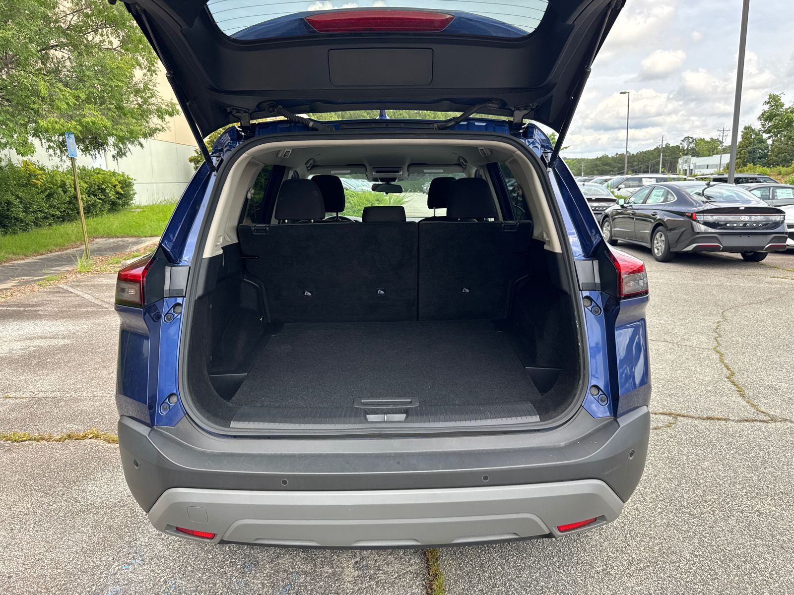 Used 2023 Blue Nissan SV image 18