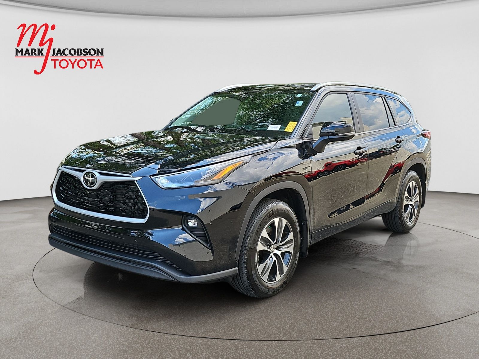 Midnight Black Metallic 2026 Toyota Highlander SUV / Crossover All-Wheel Drive 8-Speed Automatic