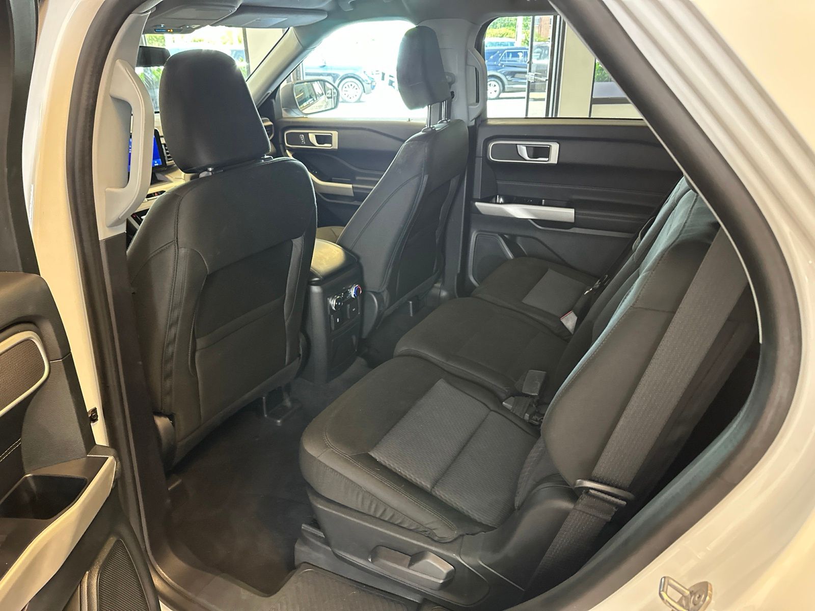 Certified Used 2022 Oxford White Ford XLT image 6