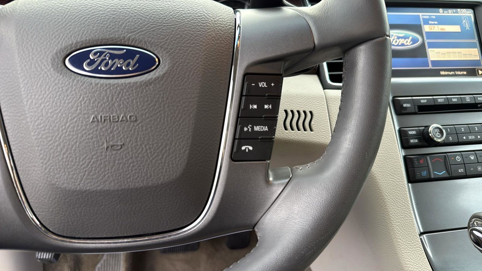 Used Car 2011 Ford Taurus  Limited For Sale Under $10,000 In Austin, Texas