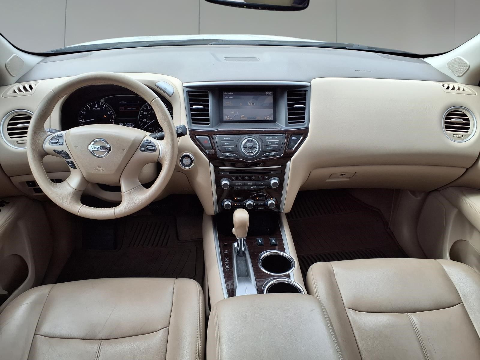 2014 Nissan Pathfinder SL - 10