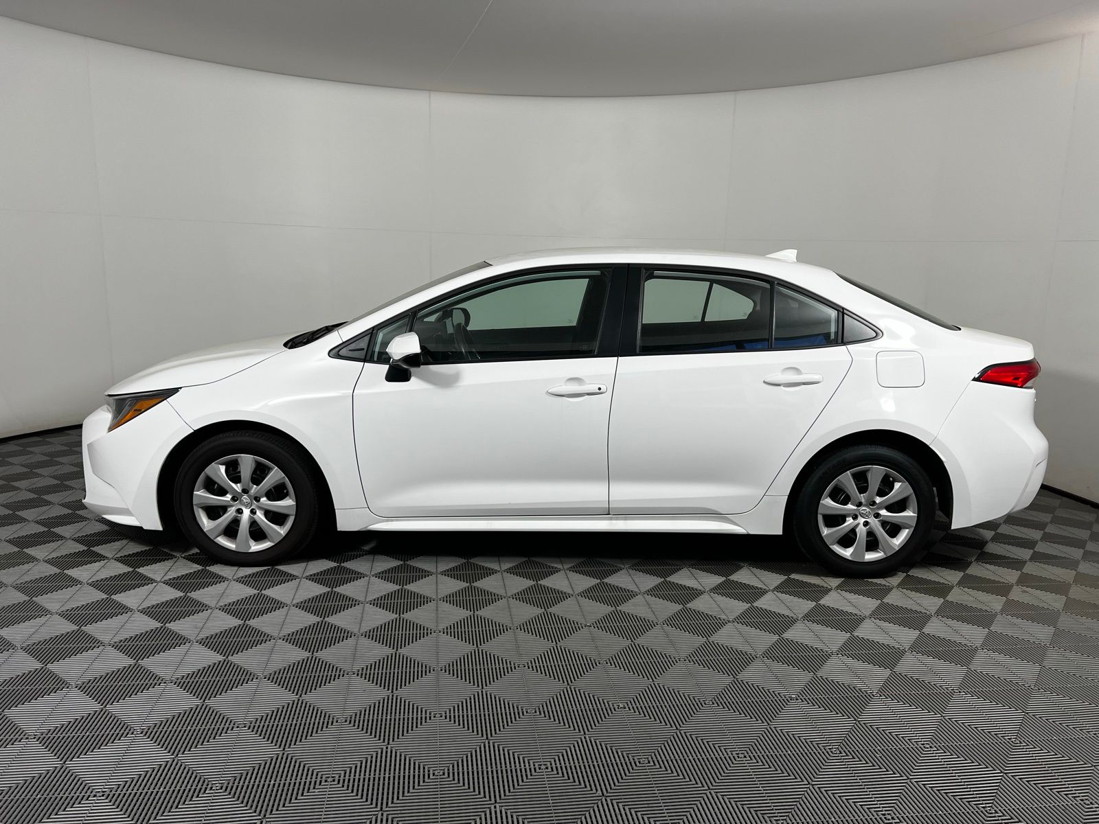 2023 Toyota Corolla LE 8