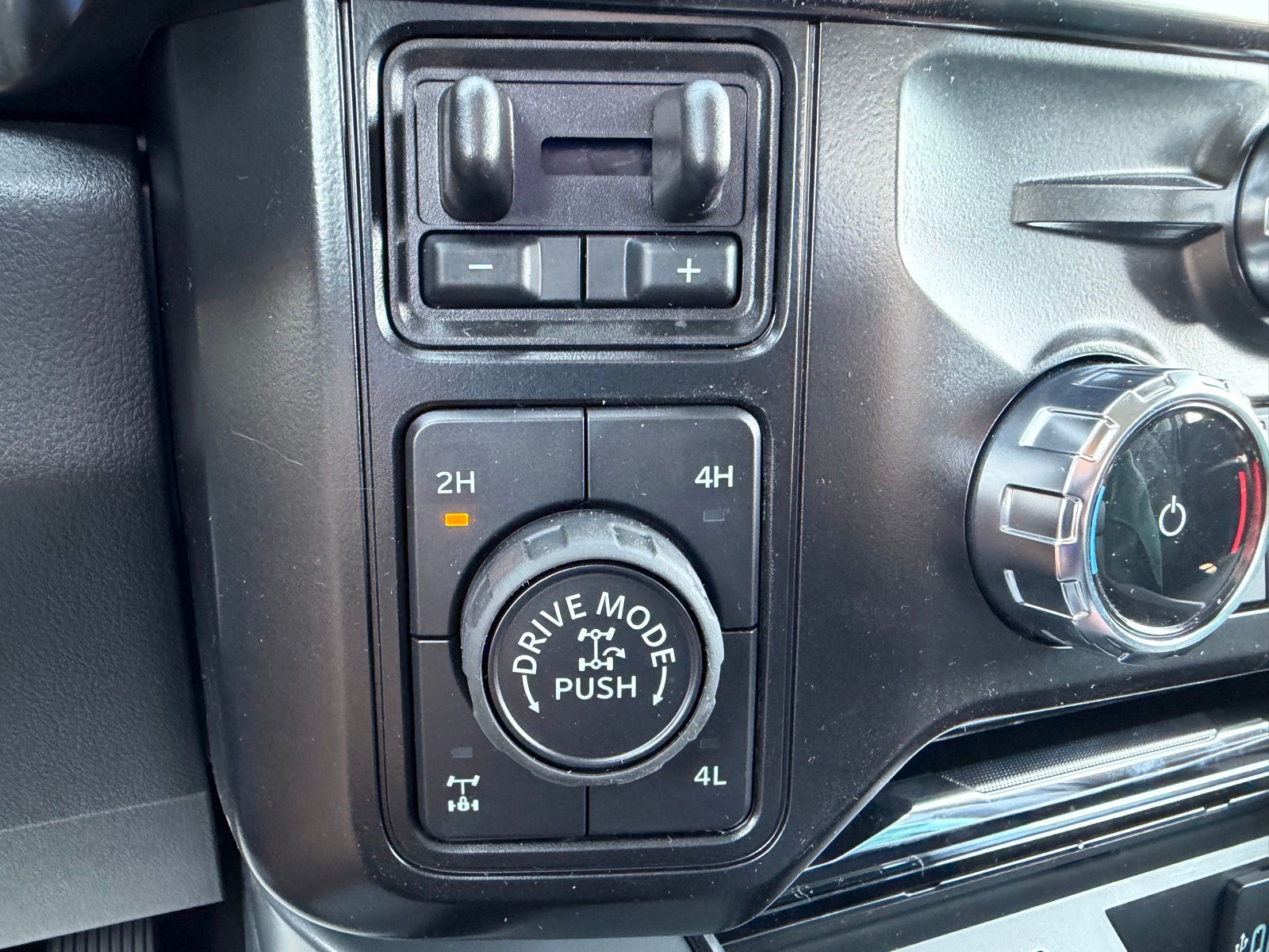 2026 Ford F-250SD image 21