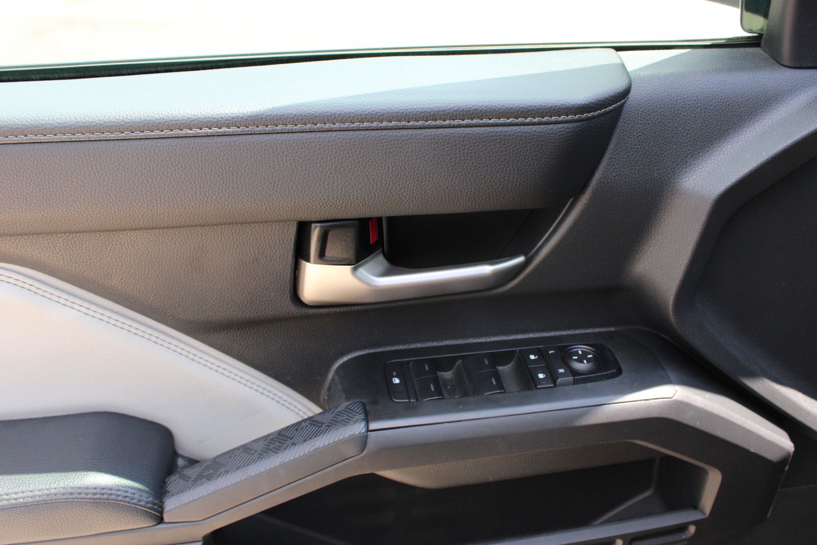 Used 2024  Toyota Limited image 20