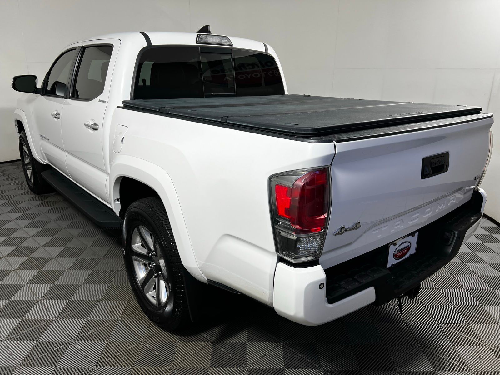 2017 Toyota Tacoma Limited 7