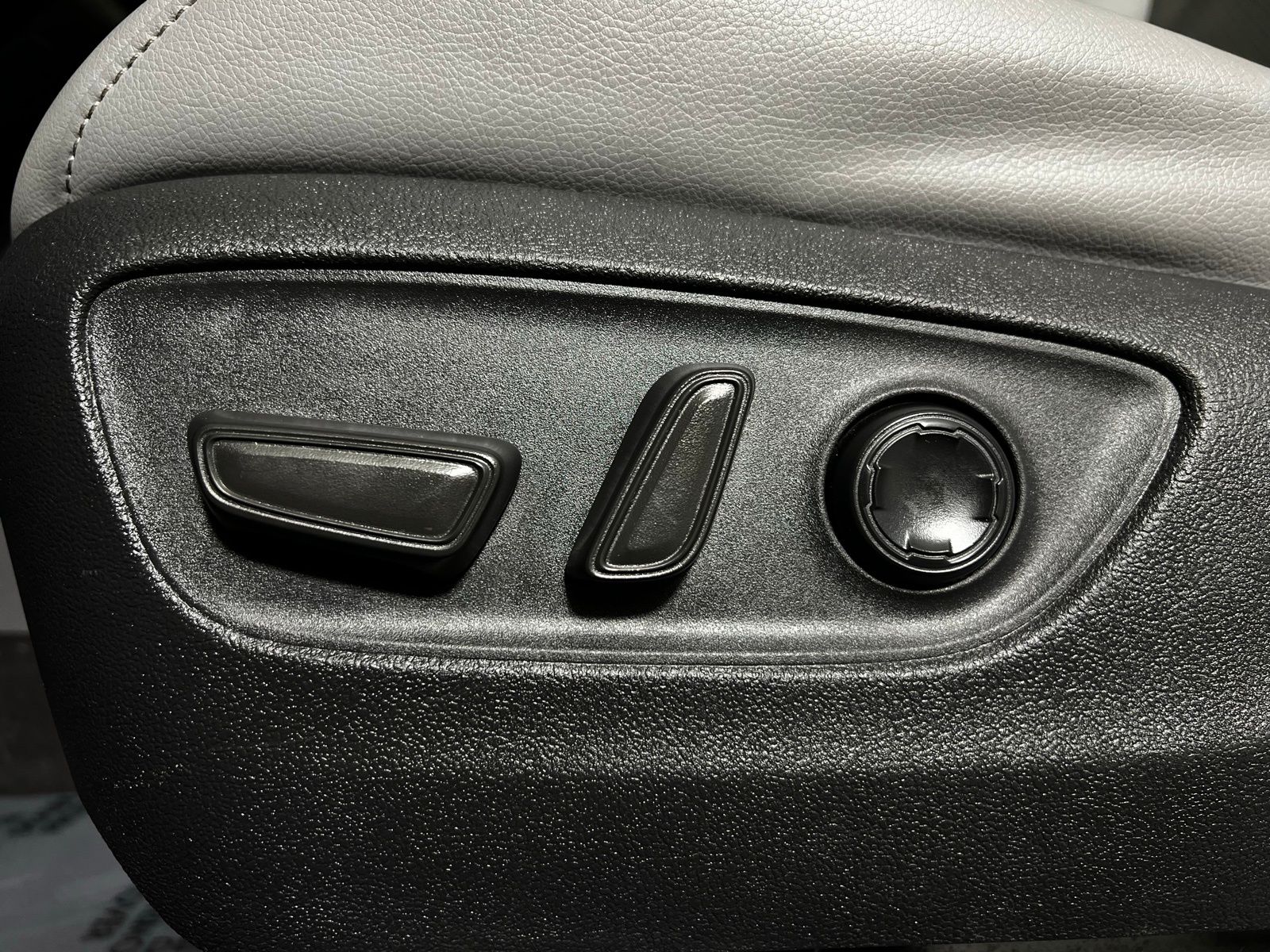 Thumbnail: 2023 Toyota Sienna - 14