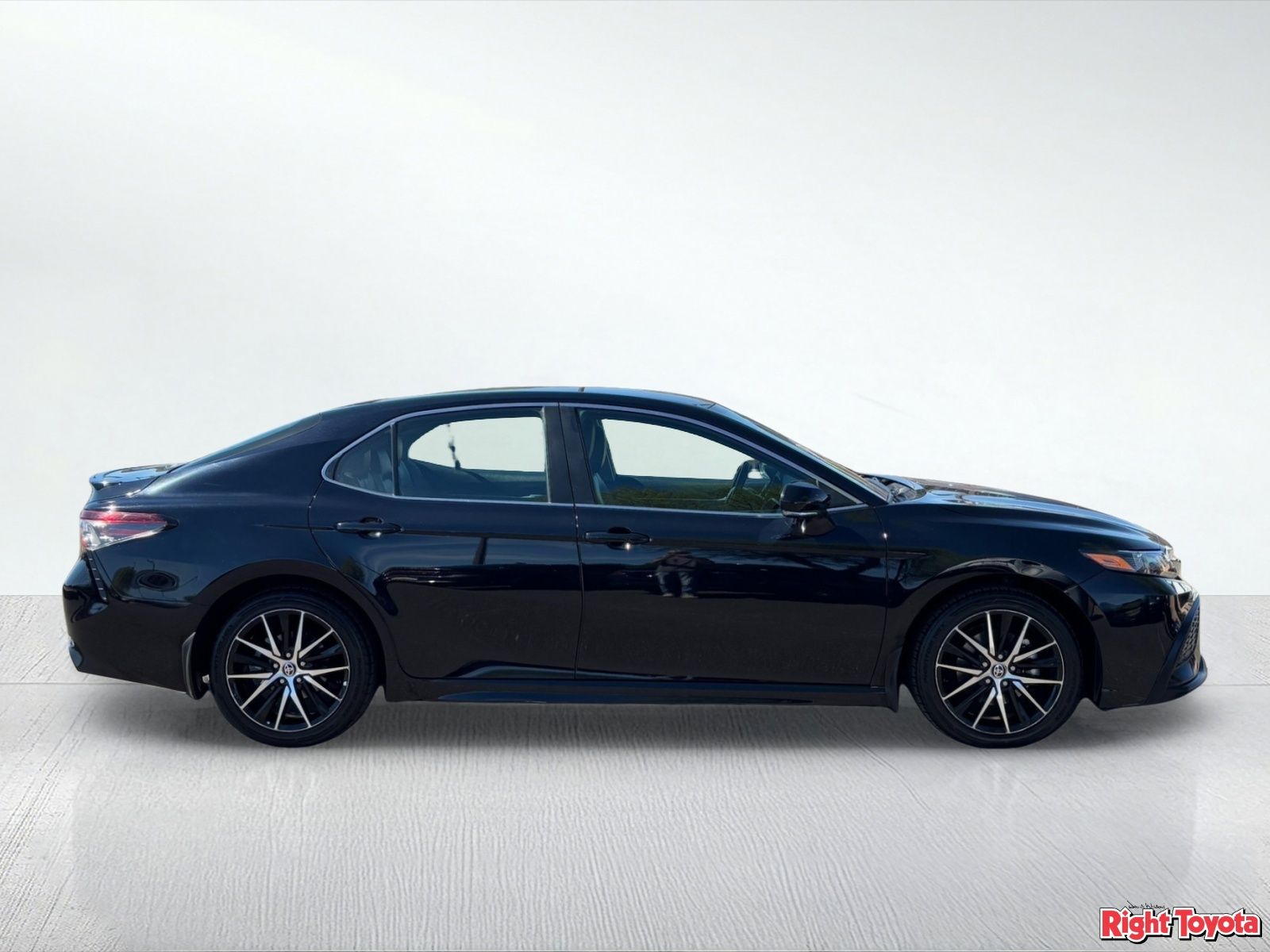 View vehicle photo 7