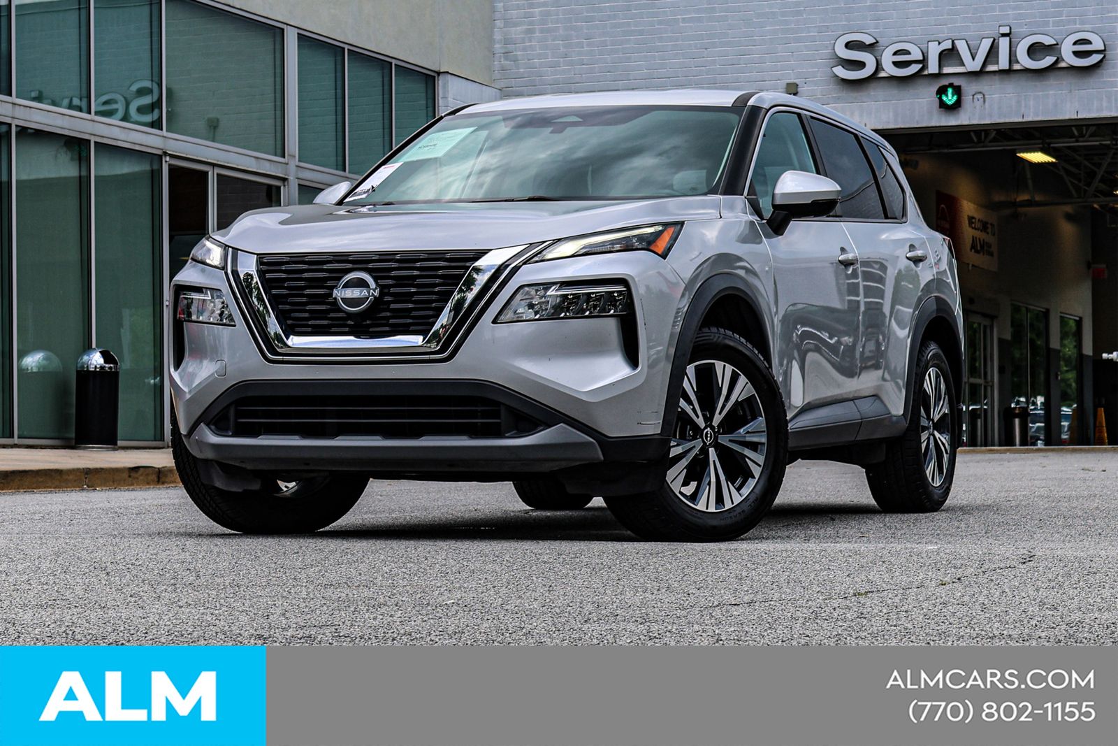 Used 2022 Silver Nissan SV image 3