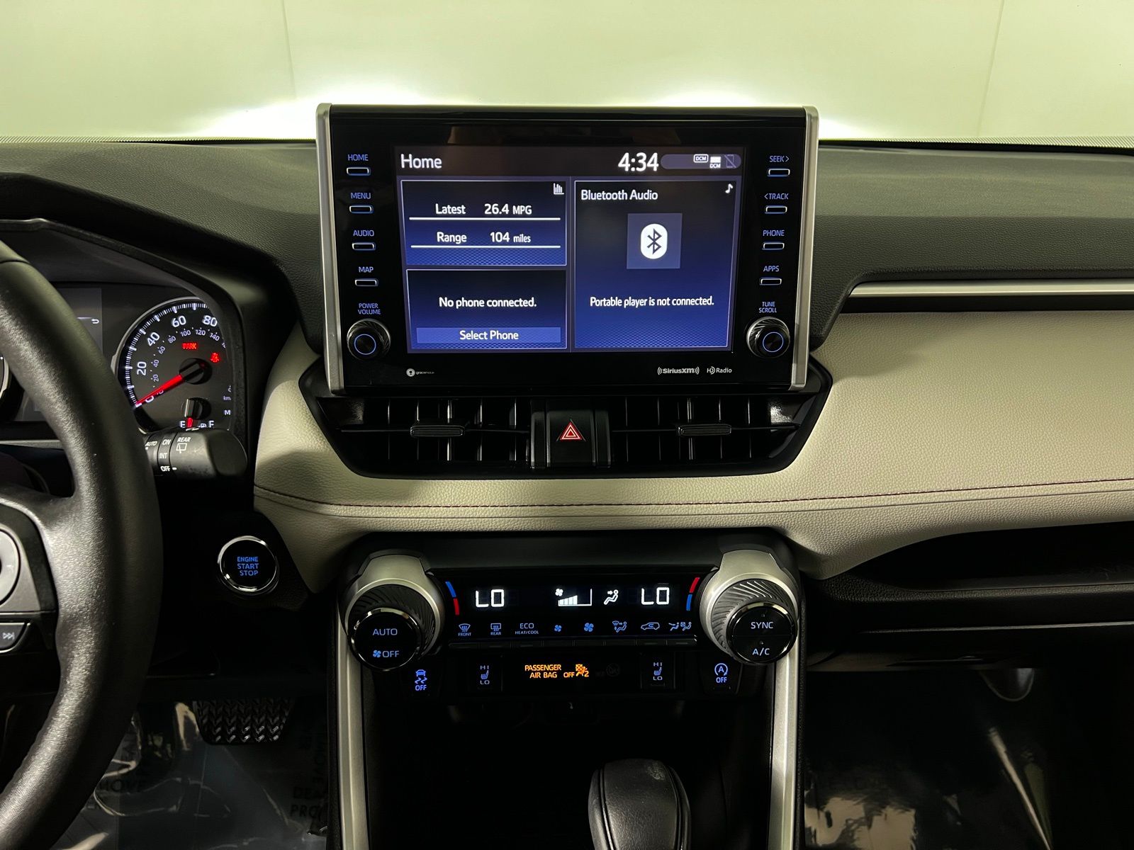 Thumbnail: 2022 Toyota RAV4 - 18