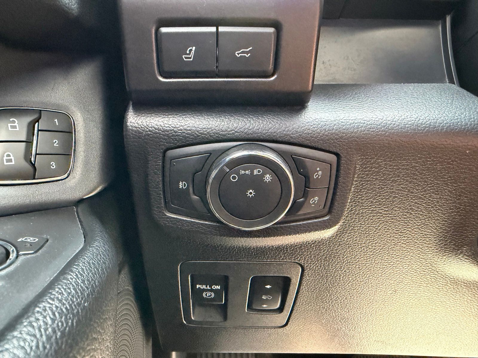 2021 Ford Expedition image 28