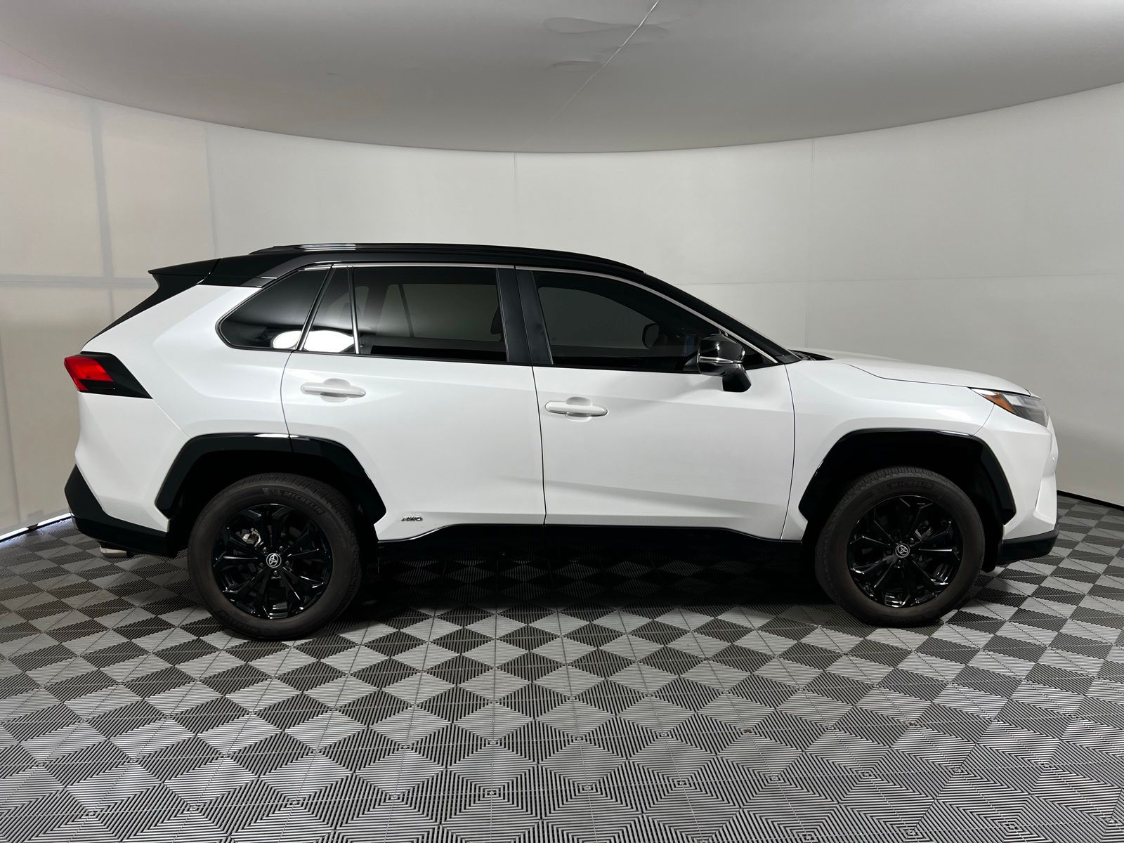 Thumbnail: 2023 Toyota RAV4 - 4