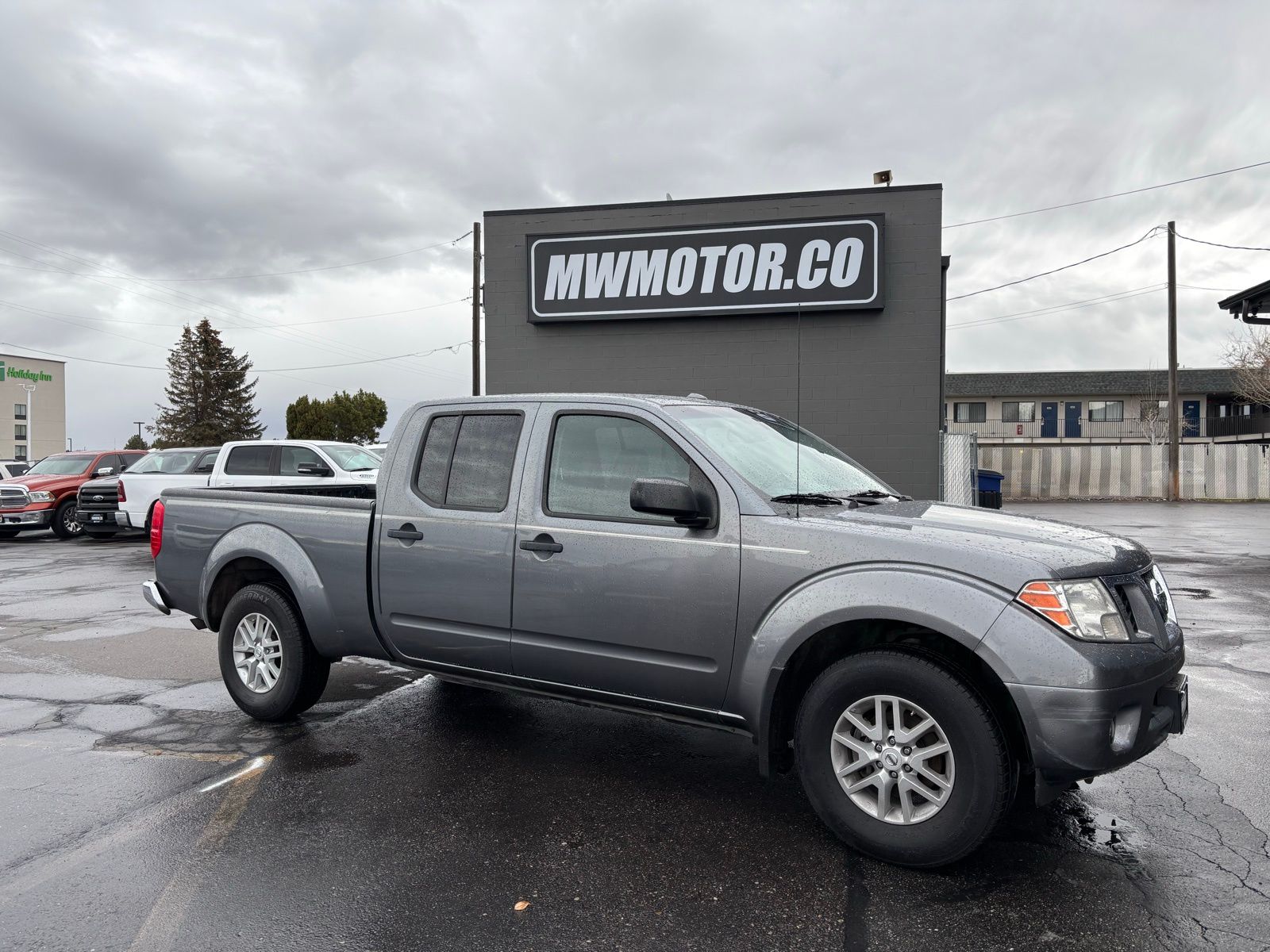 2017 Nissan Frontier SV's photo