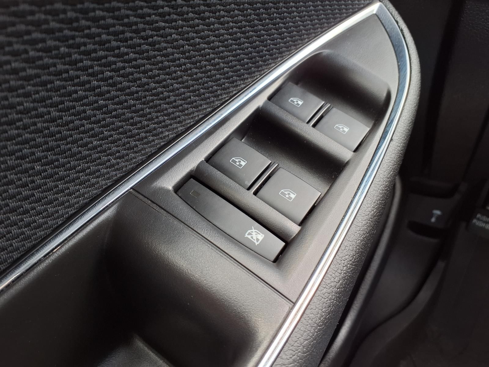 2019 Chevrolet Cruze LT Silver at Community Honda