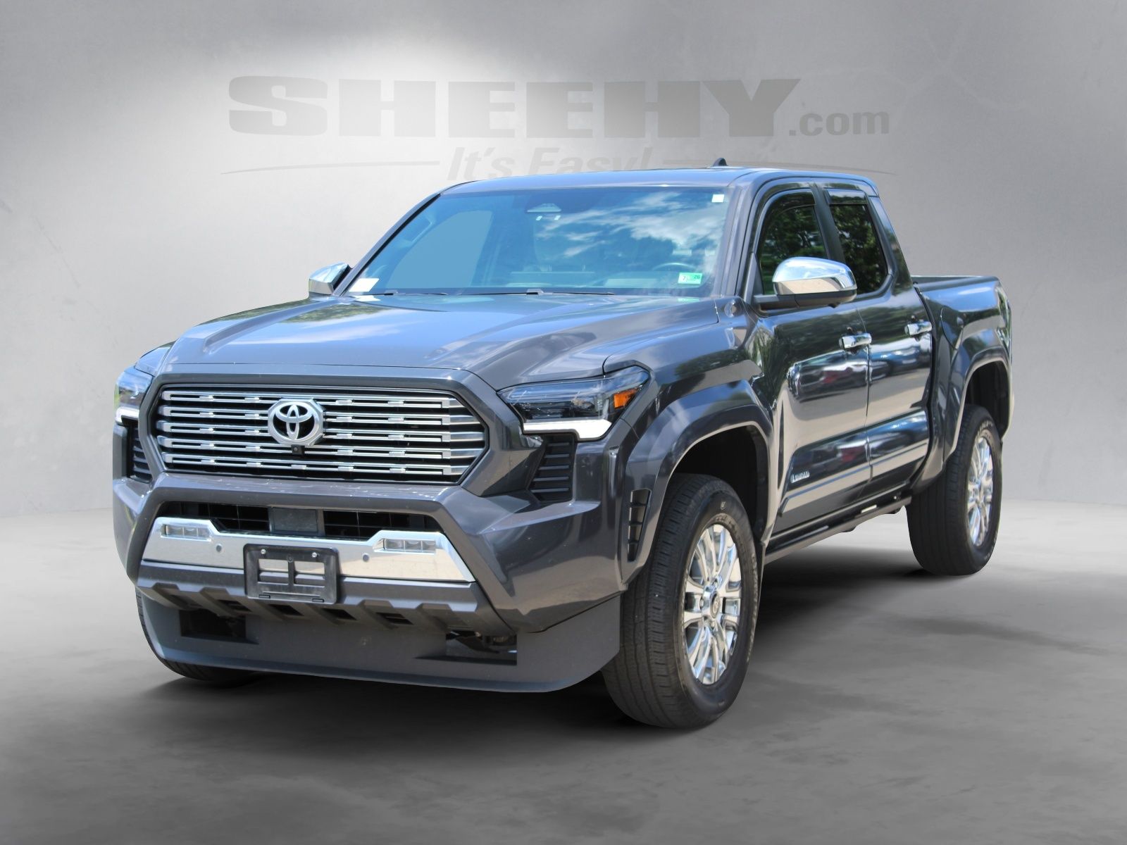 Used 2024  Toyota Limited image 15