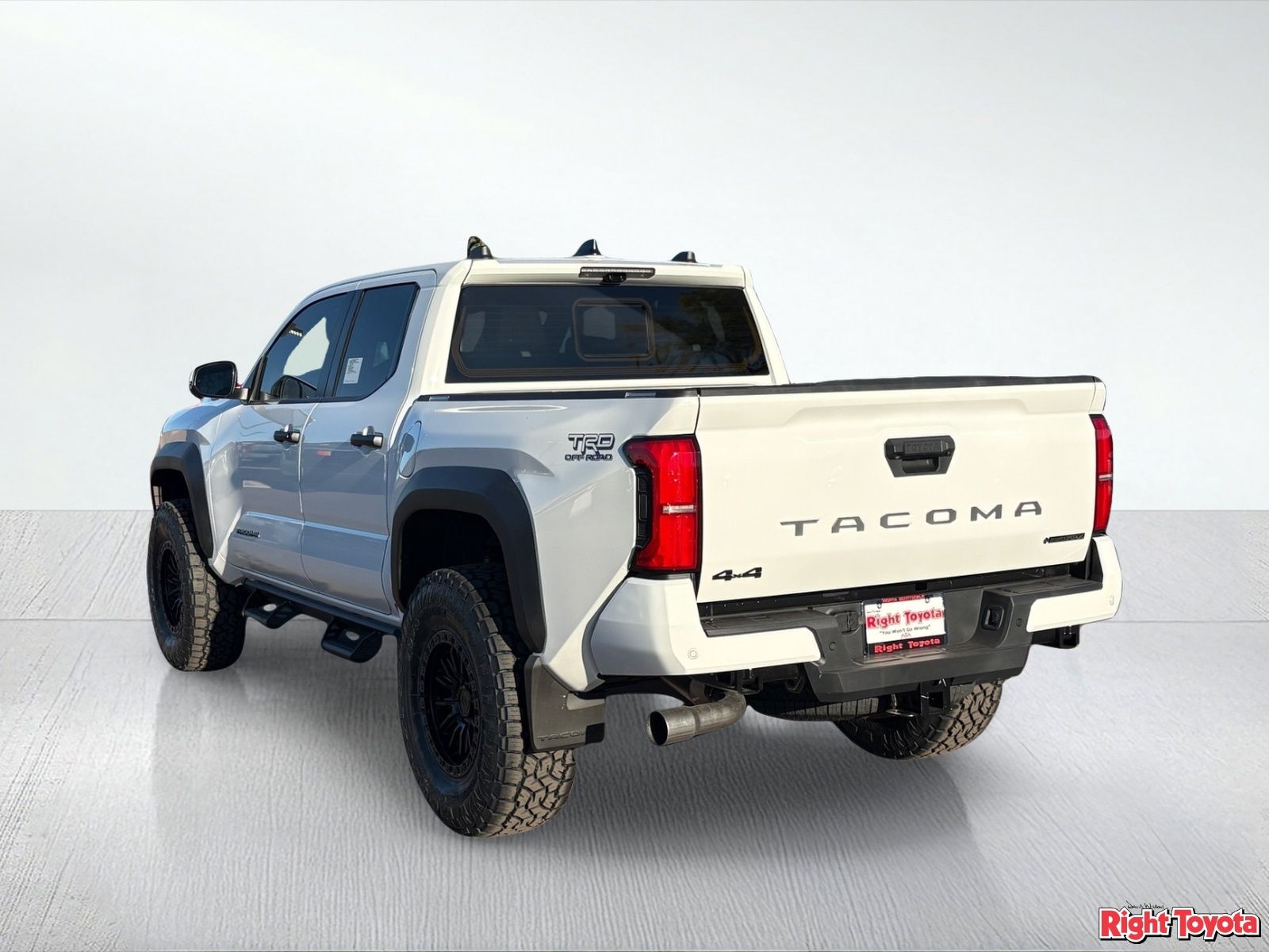 View vehicle photo 4