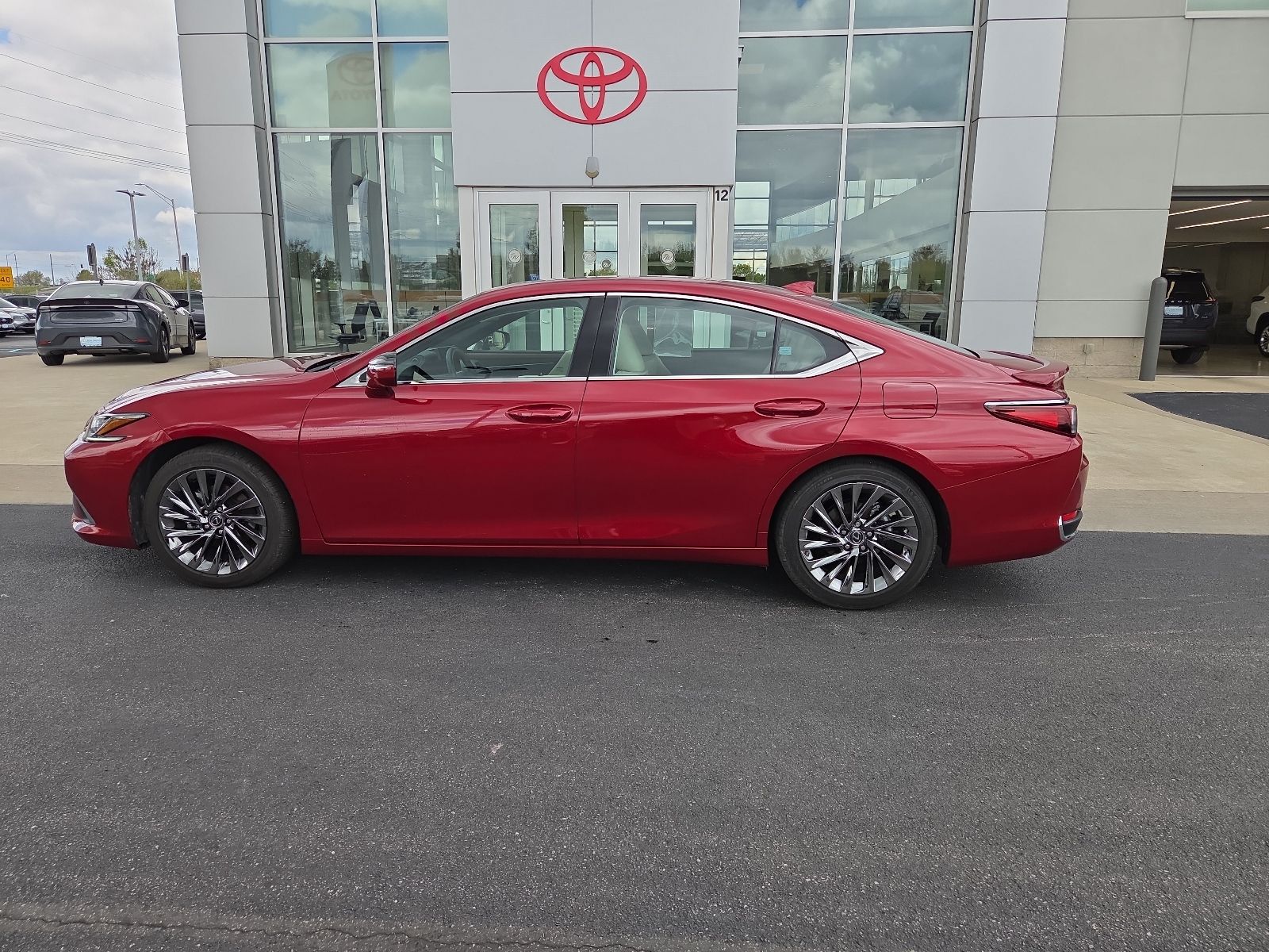 used 2025 Lexus ES car, priced at $47,950