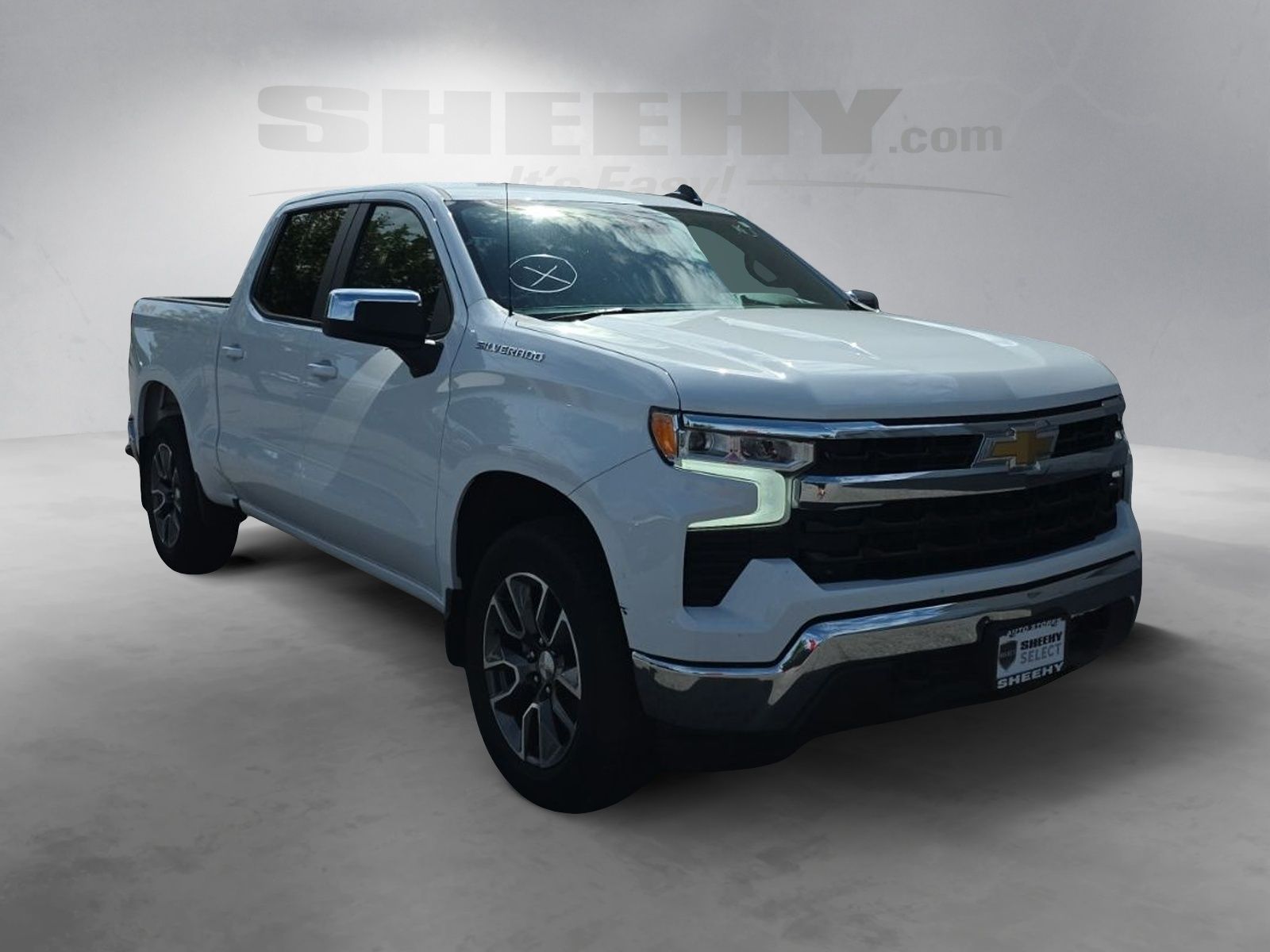 Used 2023 White Chevrolet LT image 2