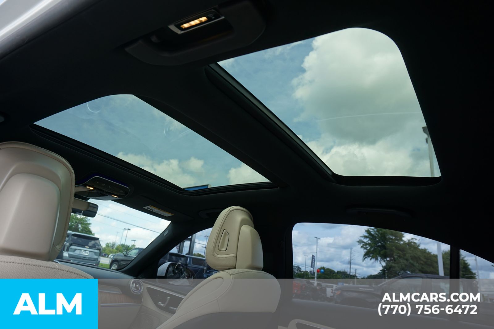 Used 2023  Mercedes-Benz C 300 image 35