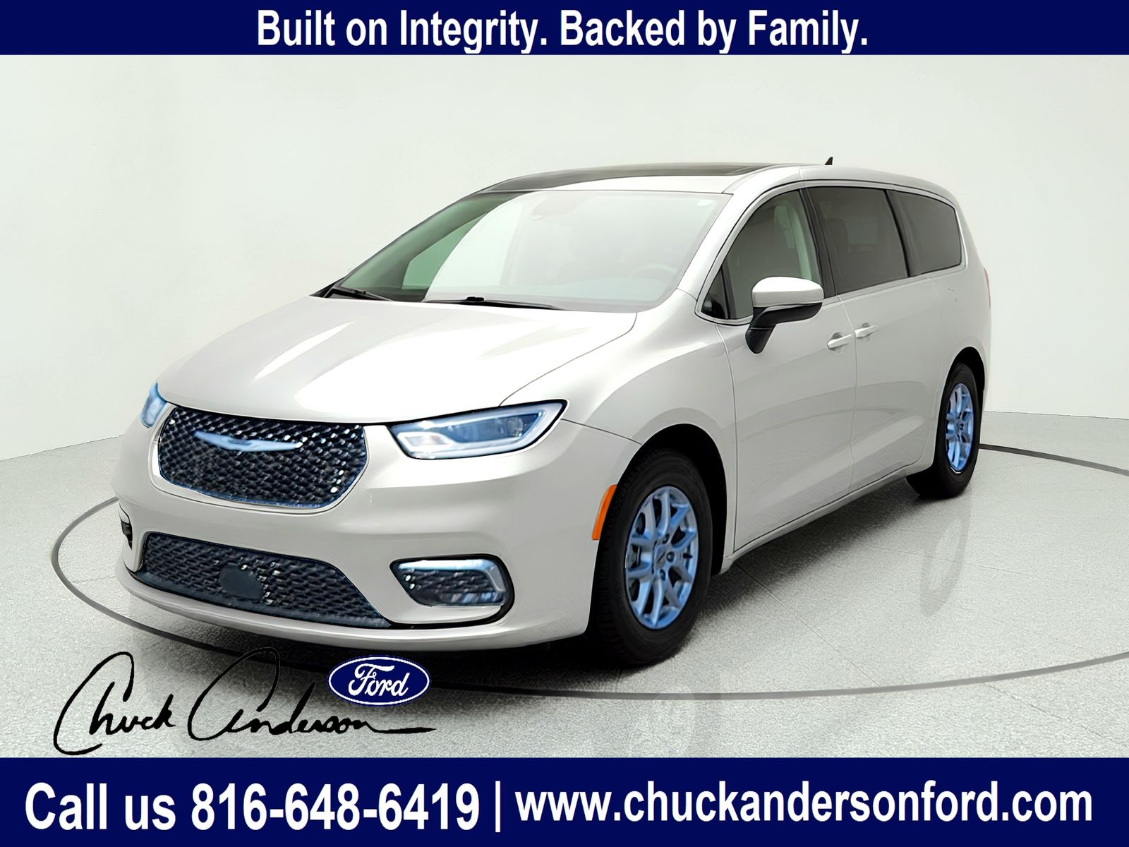 Silver Mist Clearcoat 2023 Chrysler Pacifica Minivan Front-Wheel Drive 9-Speed Automatic