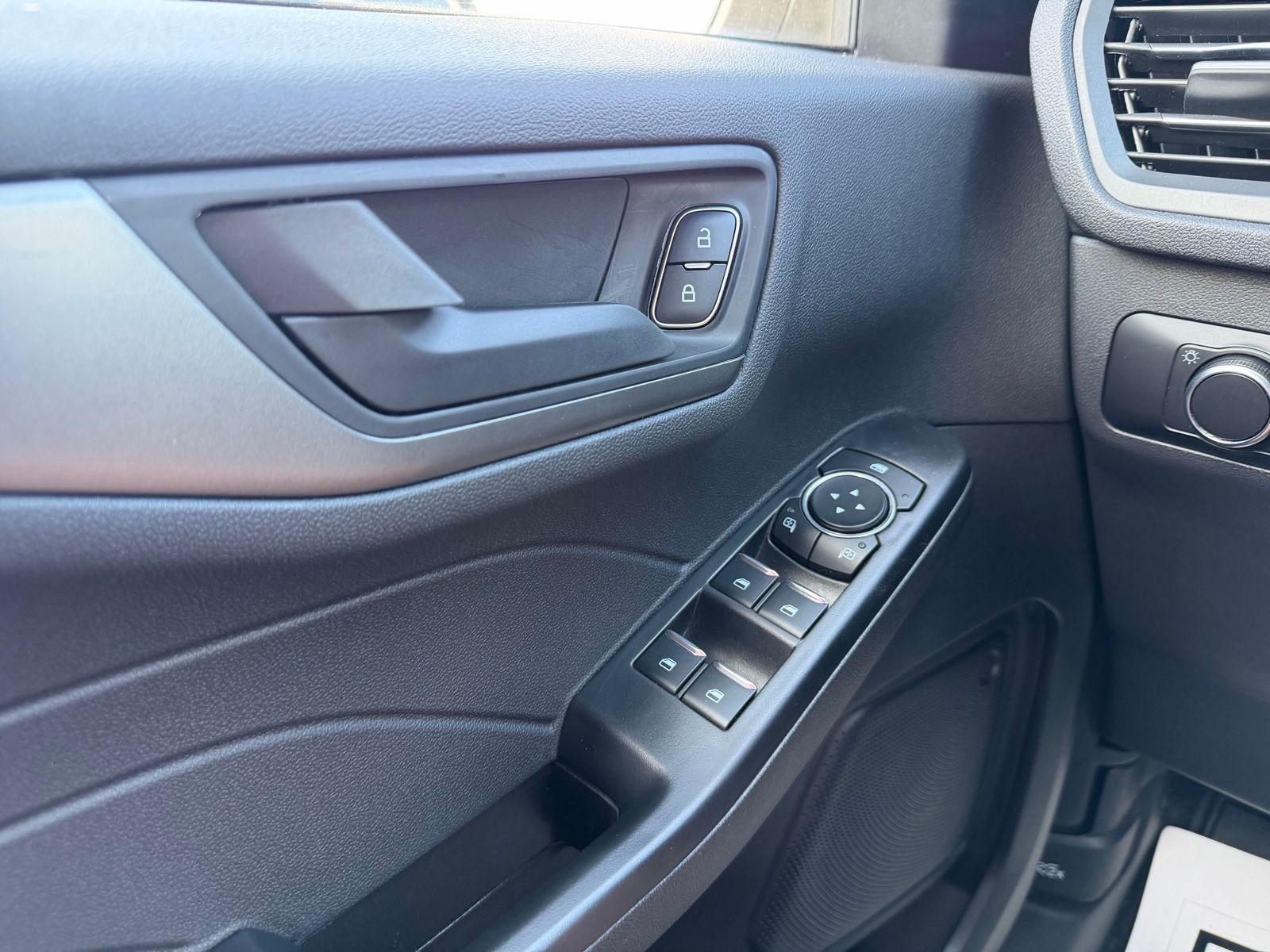 2026 Ford Escape image 25