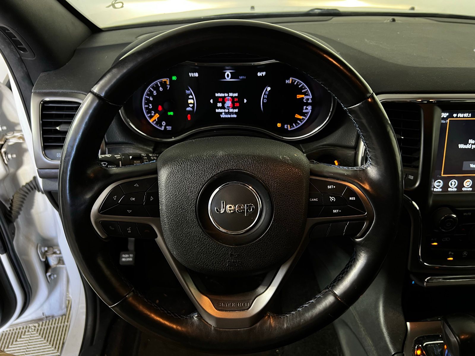 Thumbnail: 2018 Jeep Grand Cherokee - 9