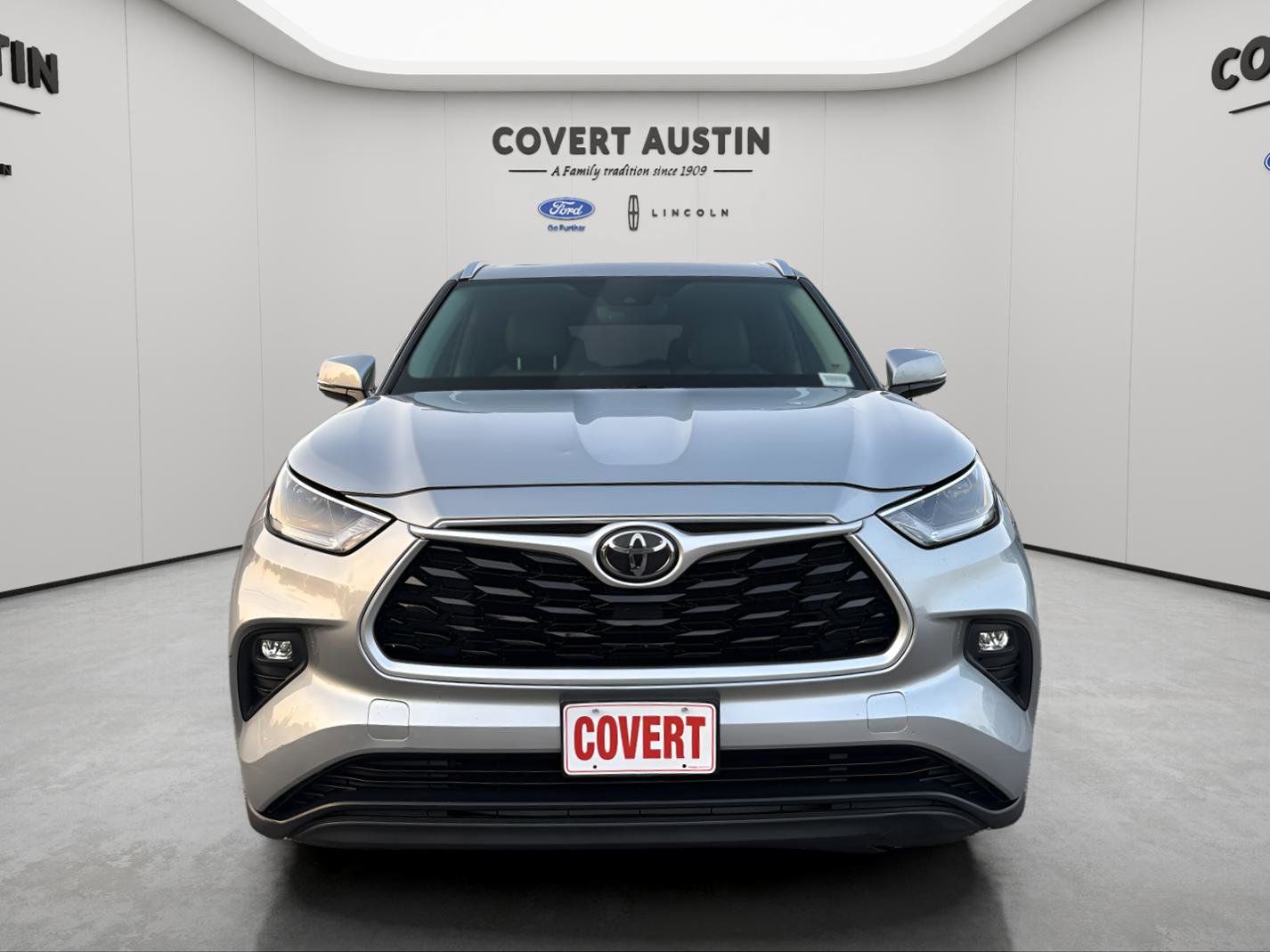 Used Car 2021 Toyota Highlander  Xle For Sale Under $30,000 In Austin, Texas