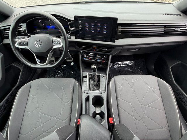Used 2025 Black Volkswagen 1.5T Sport image 17