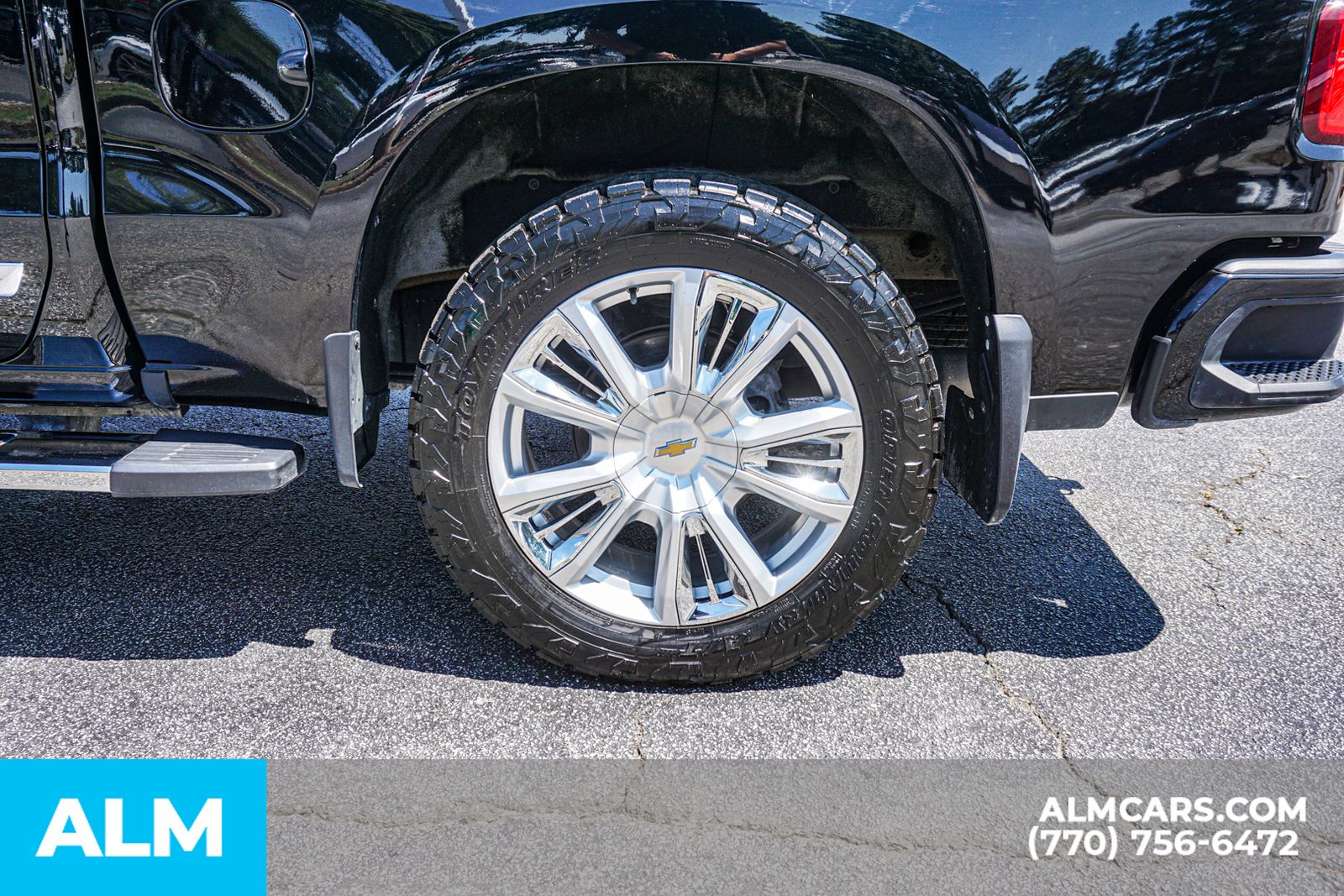 Used 2023 Black Chevrolet High Country image 15