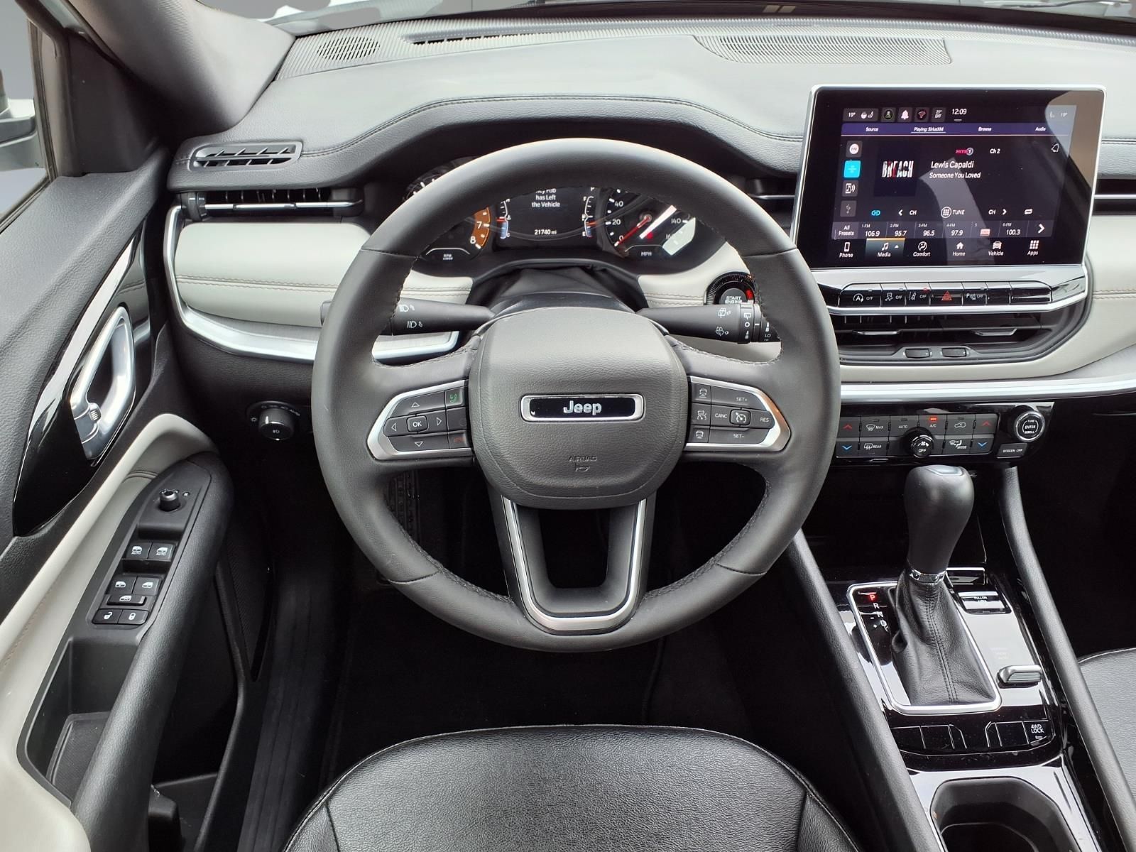 2025 Jeep Compass Limited White at Texan Dodge Chrysler Jeep Ram