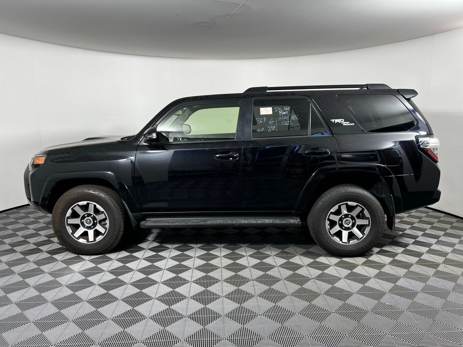 Thumbnail: 2024 Toyota 4Runner - 8